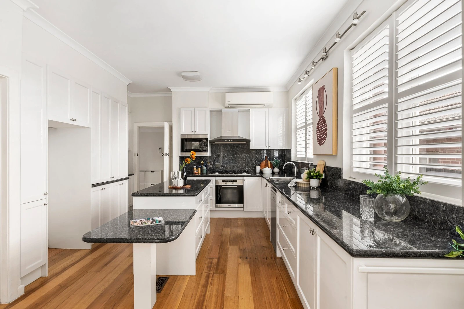 38 Chaleyer Street, Glen Iris, 3146
