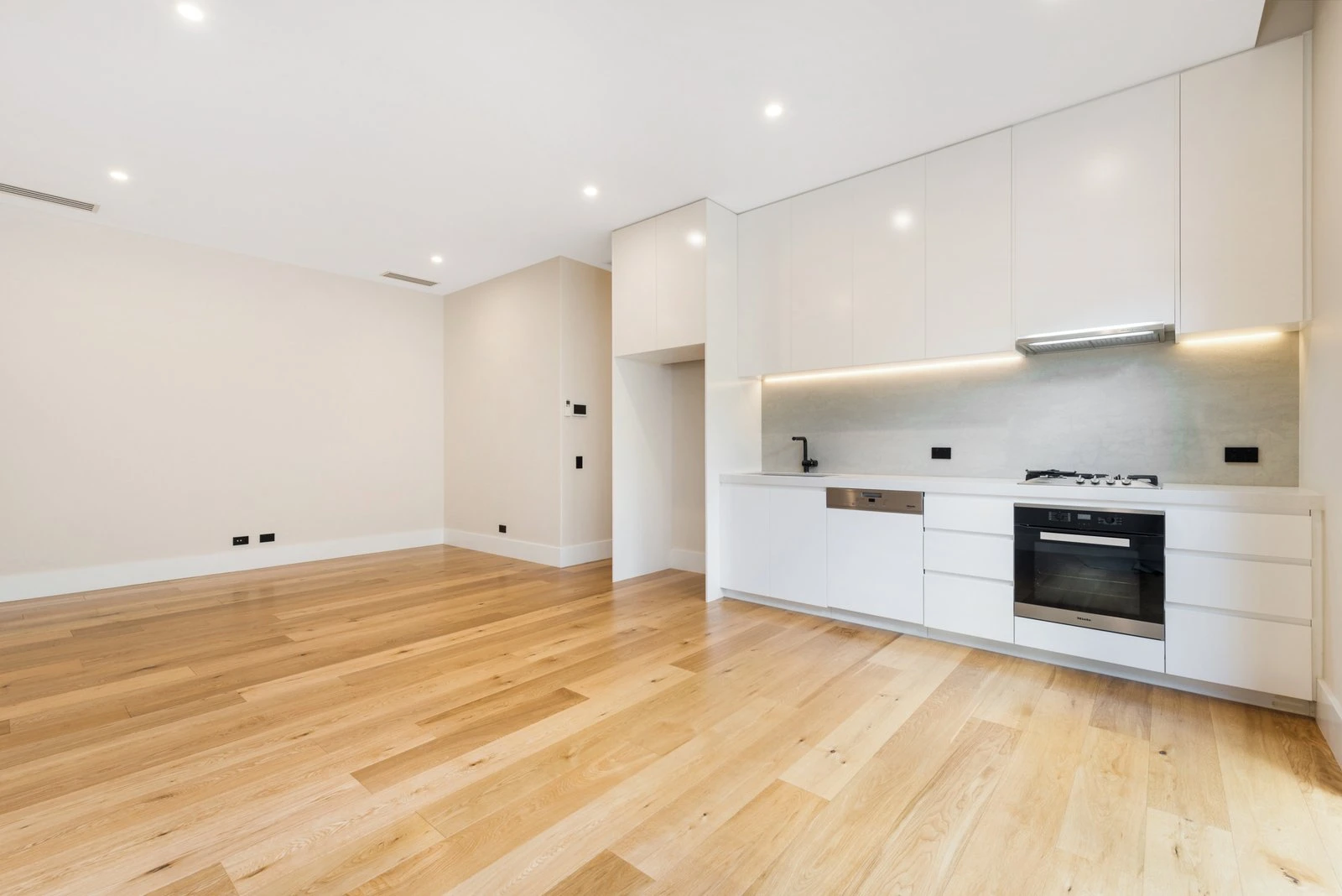 G04/53 Seymour Grove, Camberwell, 3124