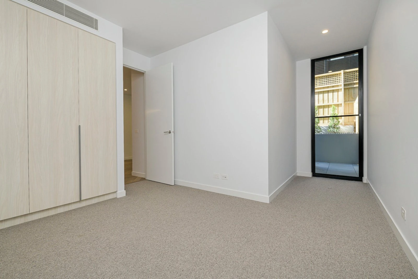 G05/2A Kenilworth Grove, Glen Iris, 3146