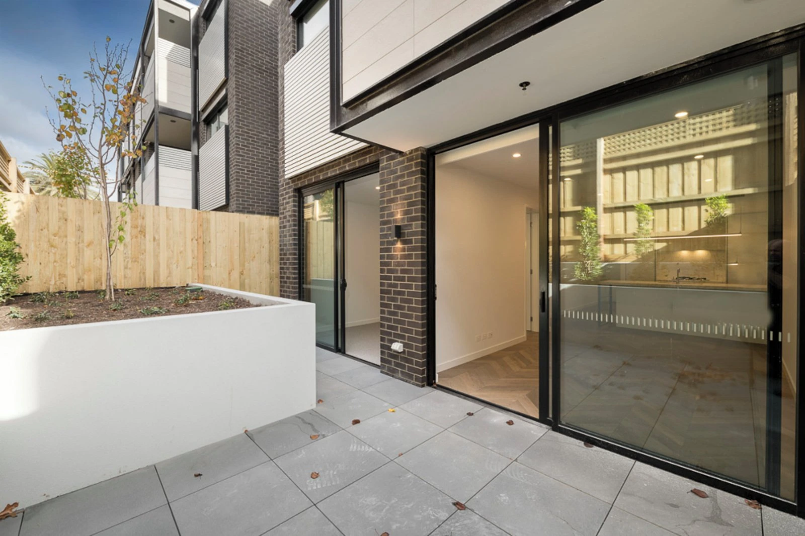 G05/2A Kenilworth Grove, Glen Iris, 3146