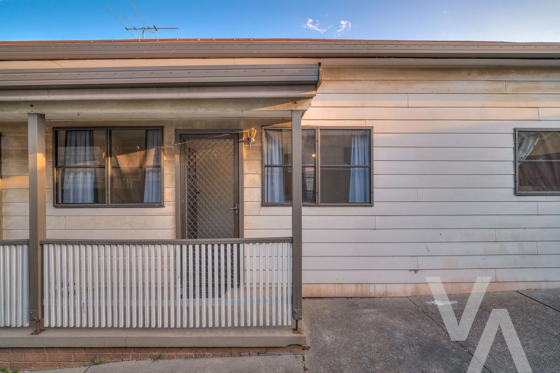 2/25 Kings Road Tighes Hill NSW