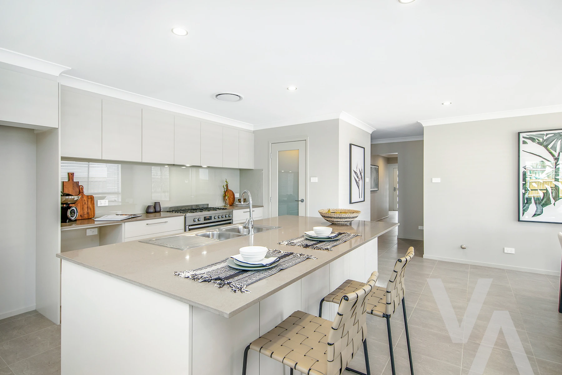 9 Greystones Drive Chisholm NSW
