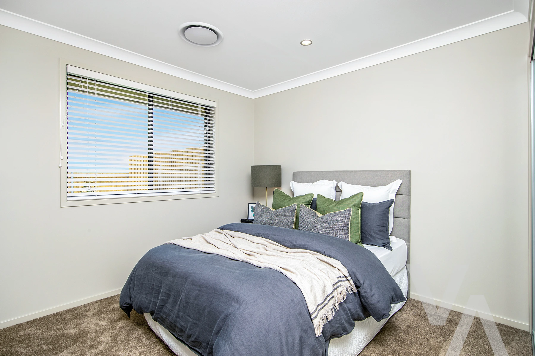 9 Greystones Drive Chisholm NSW
