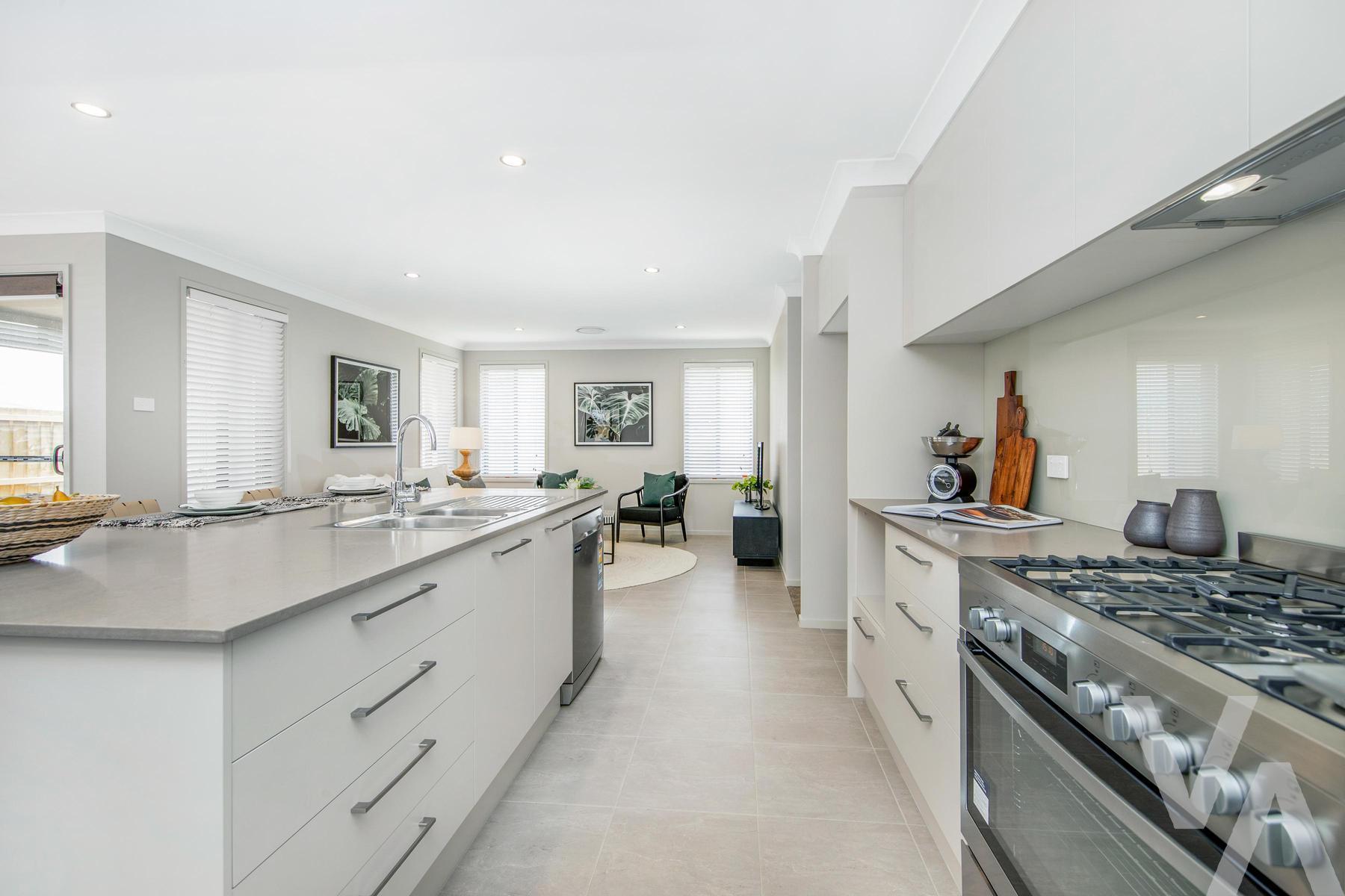 9 Greystones Drive Chisholm NSW