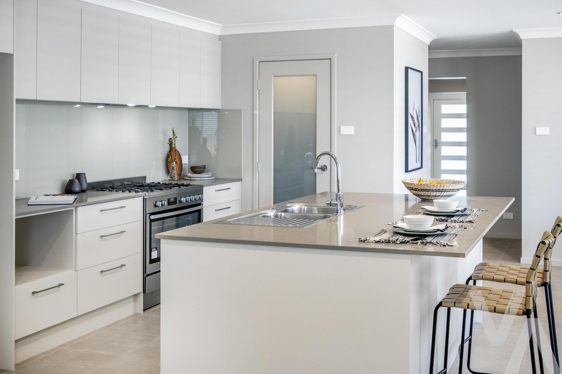 9 Greystones Drive Chisholm NSW