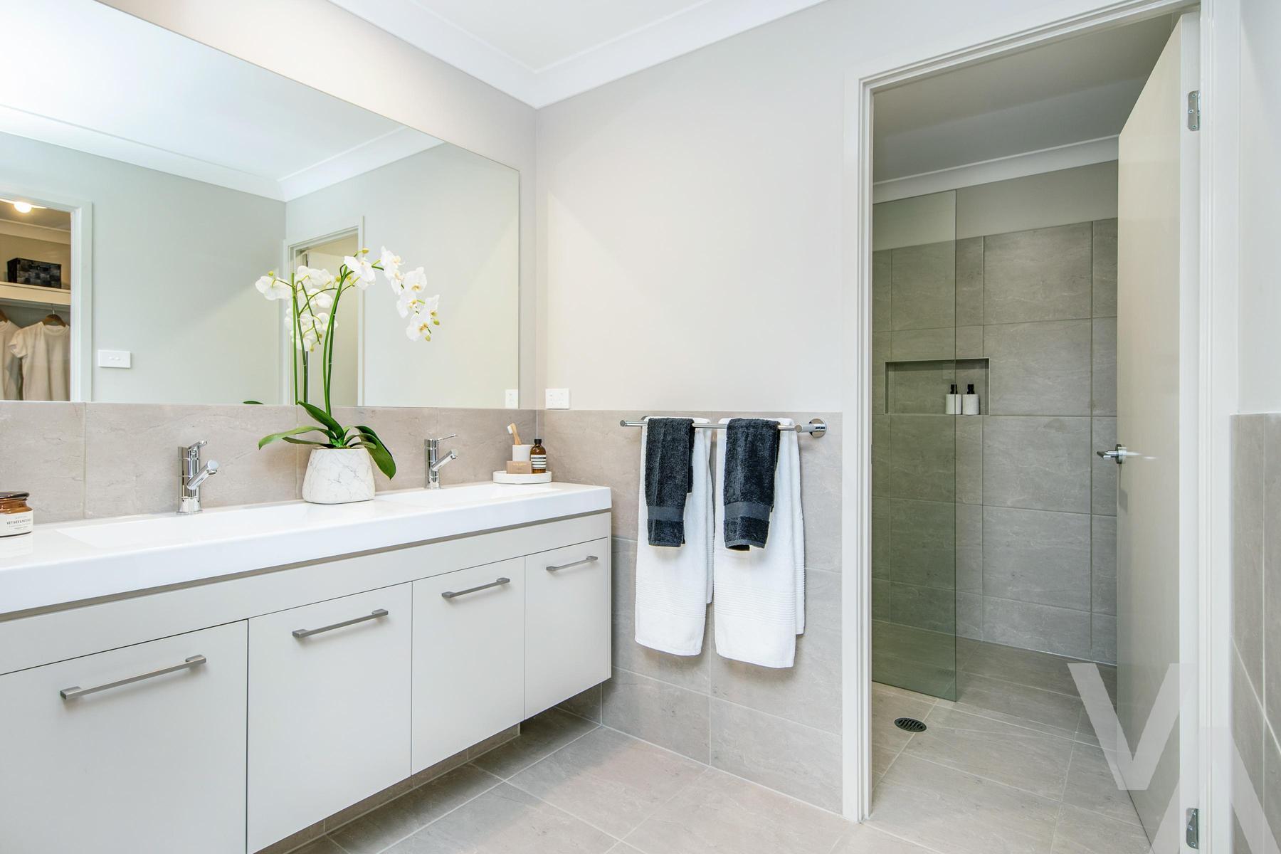 9 Greystones Drive Chisholm NSW