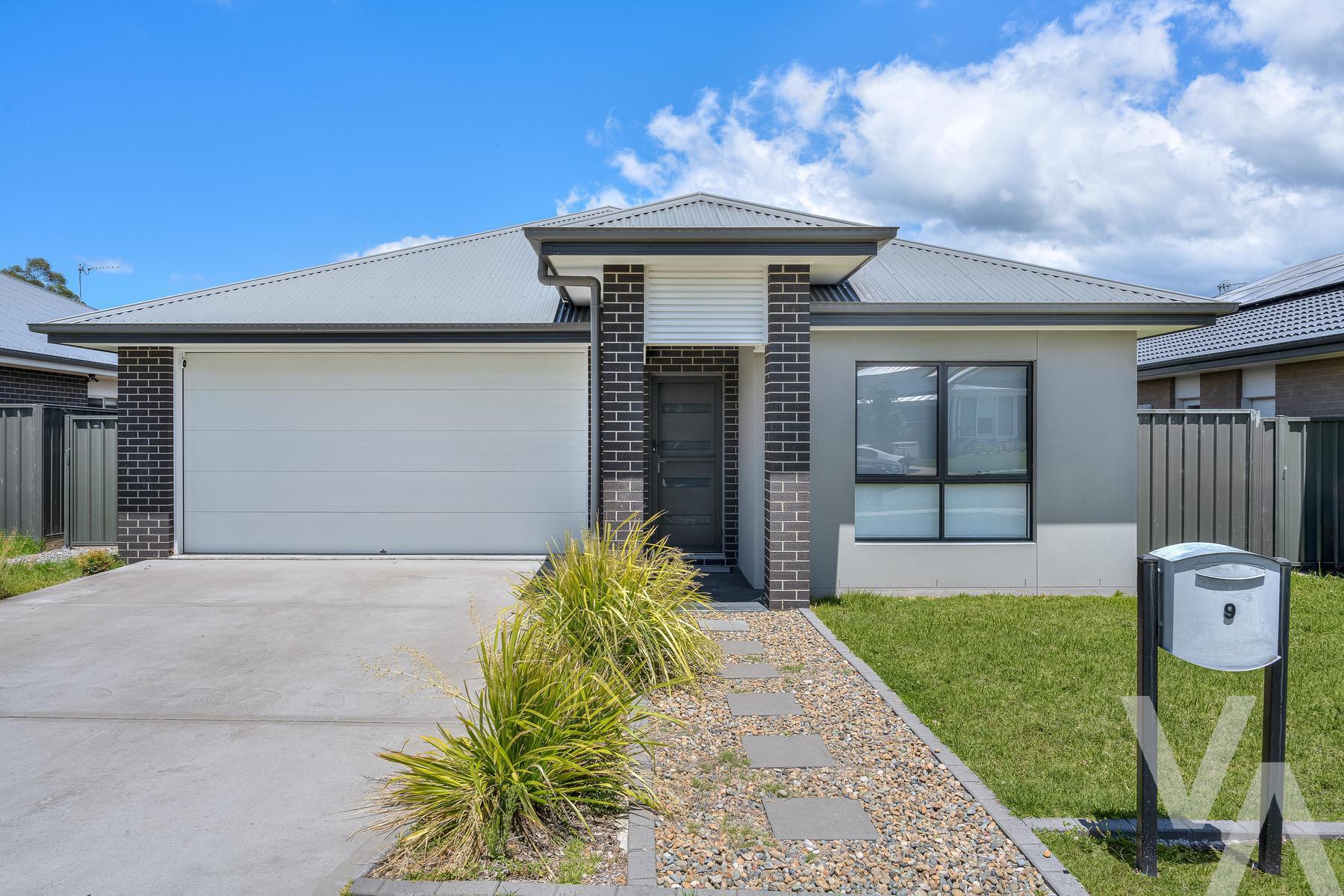 9 Wakun Street Fletcher NSW