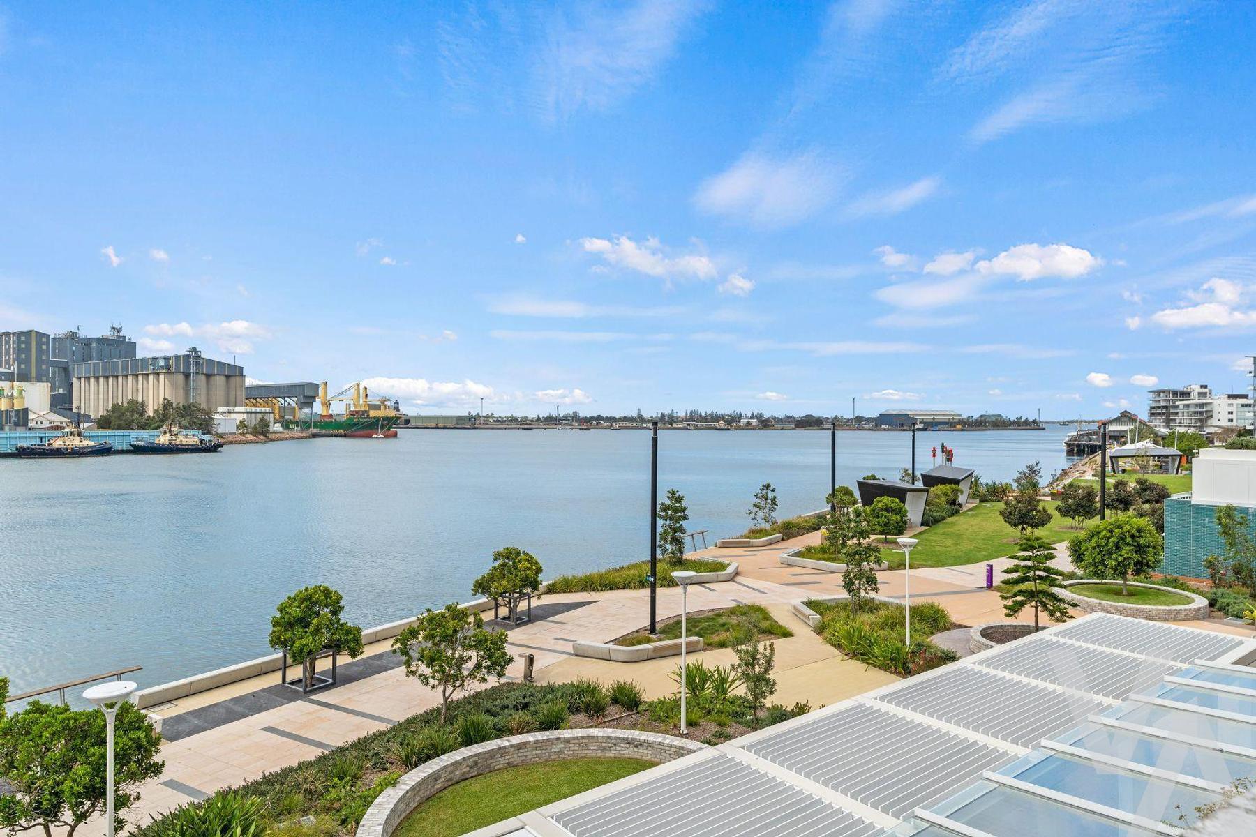 205/31 Honeysuckle  Drive Newcastle NSW