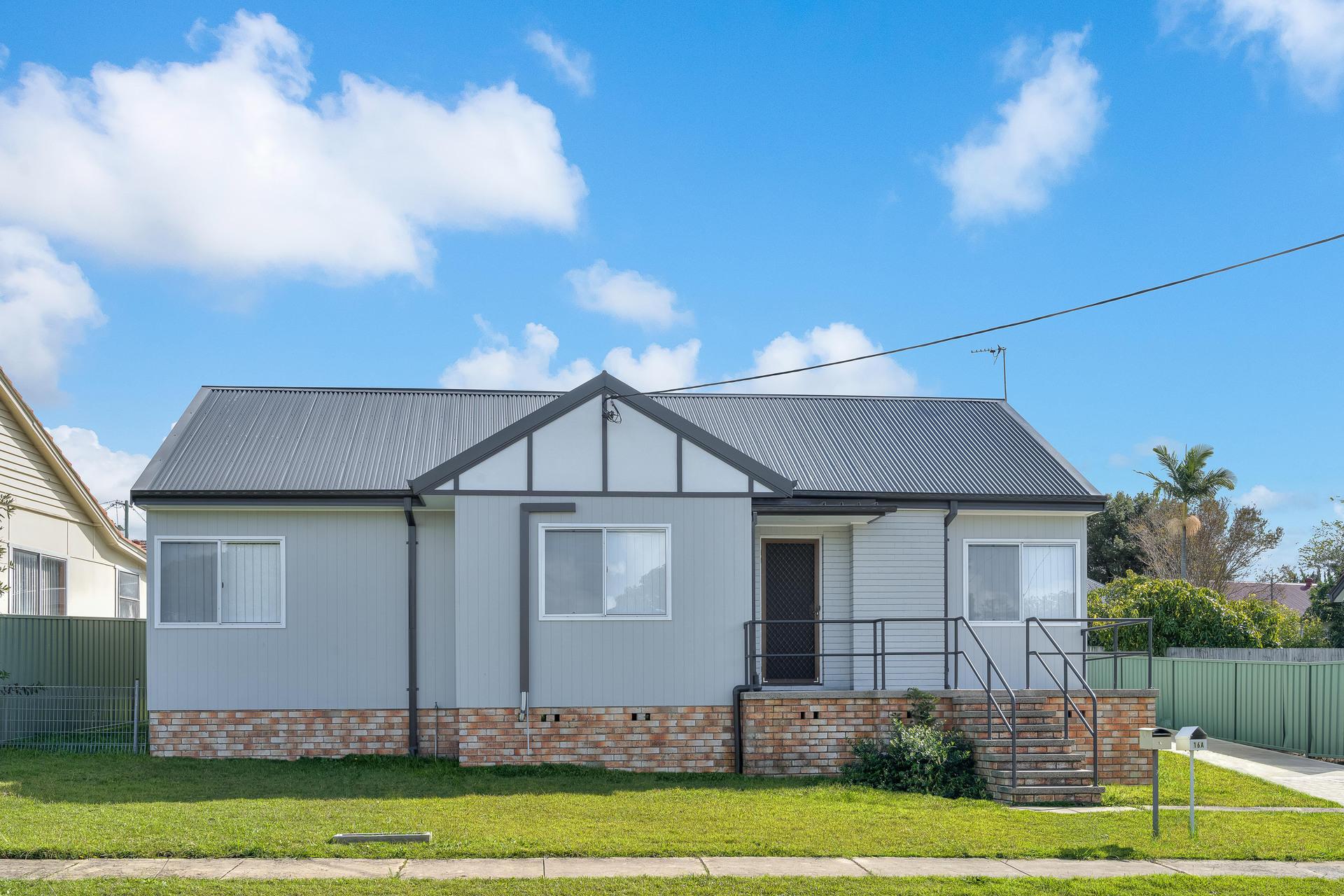 16 Davis Avenue Wallsend NSW
