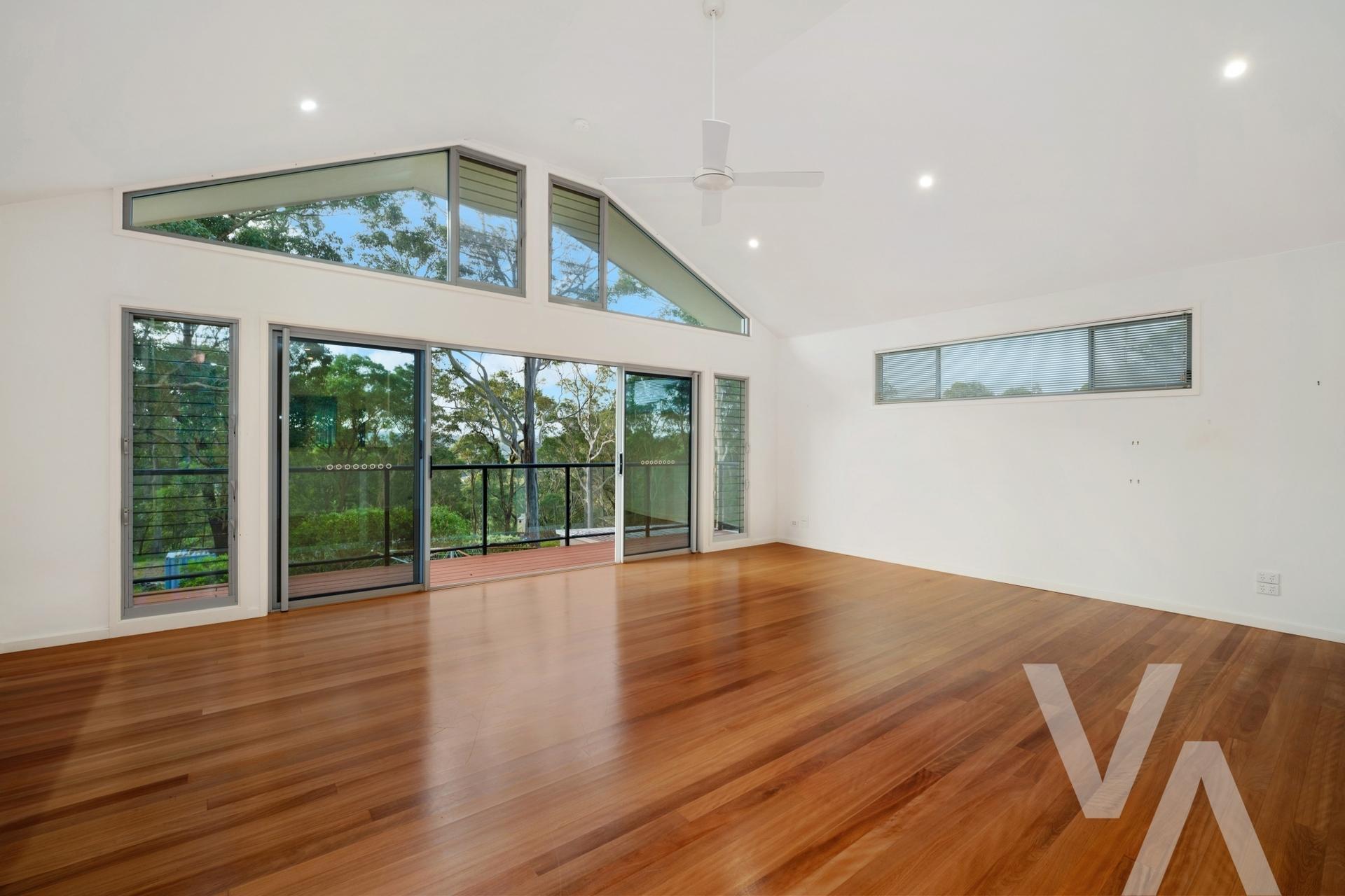 19 Croudace Road Tingira Heights NSW