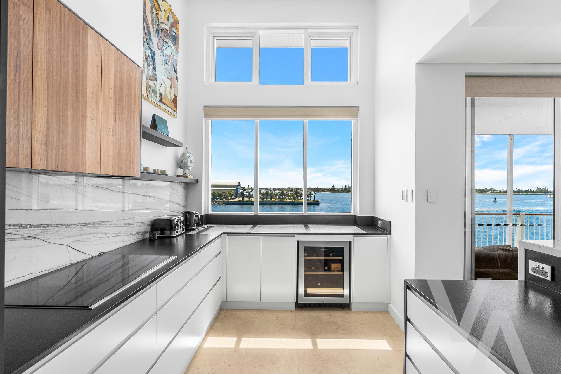 10/304 Wharf Road Newcastle NSW