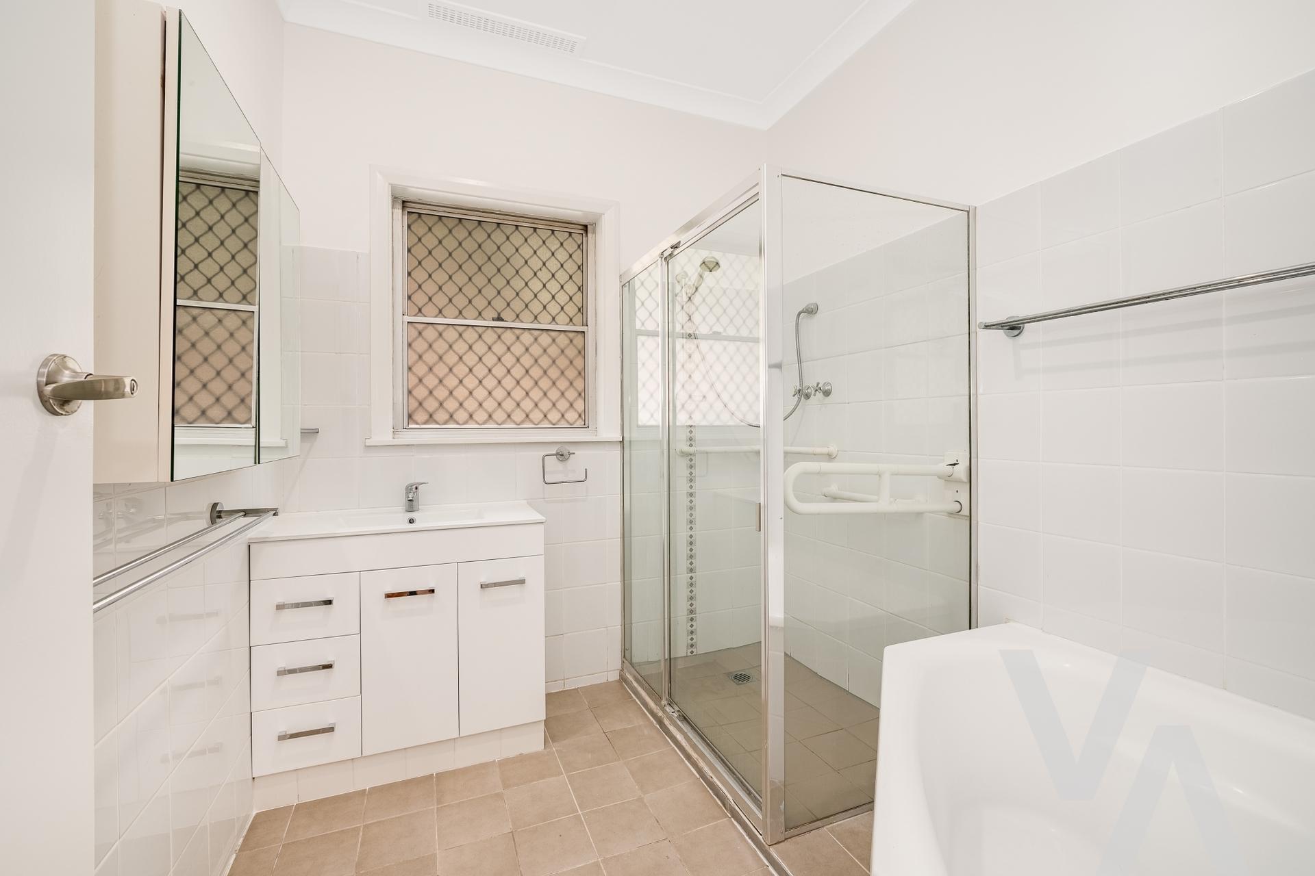 4 Munibung Road Cardiff NSW