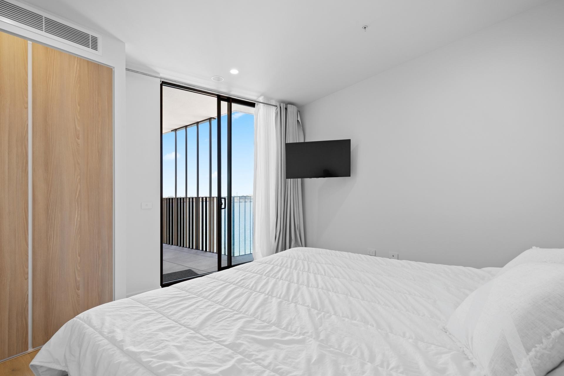 501/45 Honeysuckle Drive Newcastle NSW