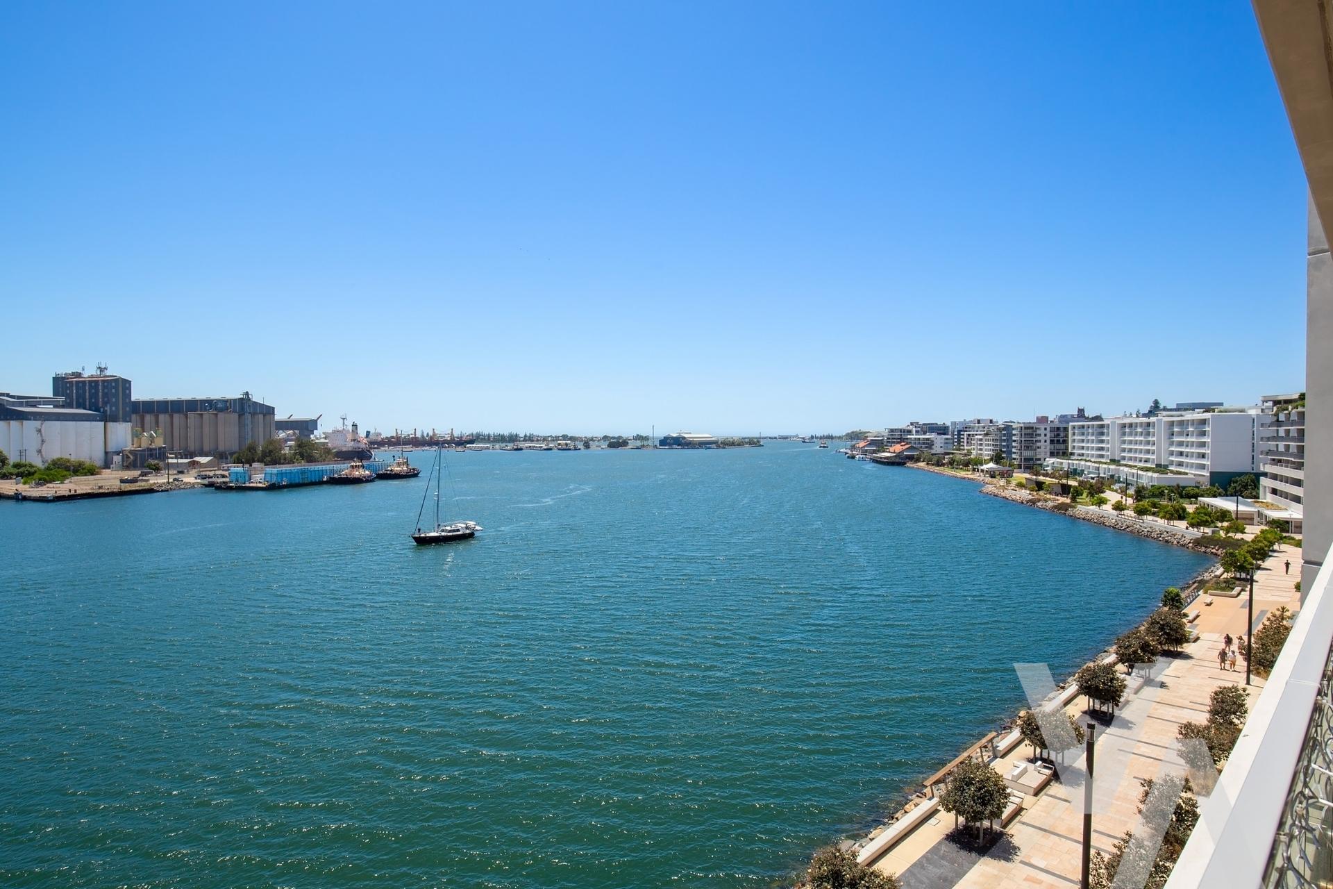 501/45 Honeysuckle Drive Newcastle NSW
