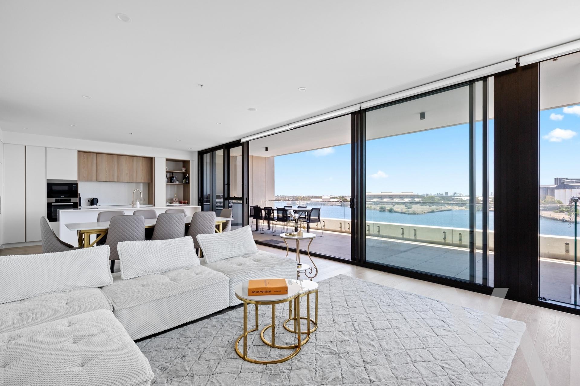 501/45 Honeysuckle Drive Newcastle NSW