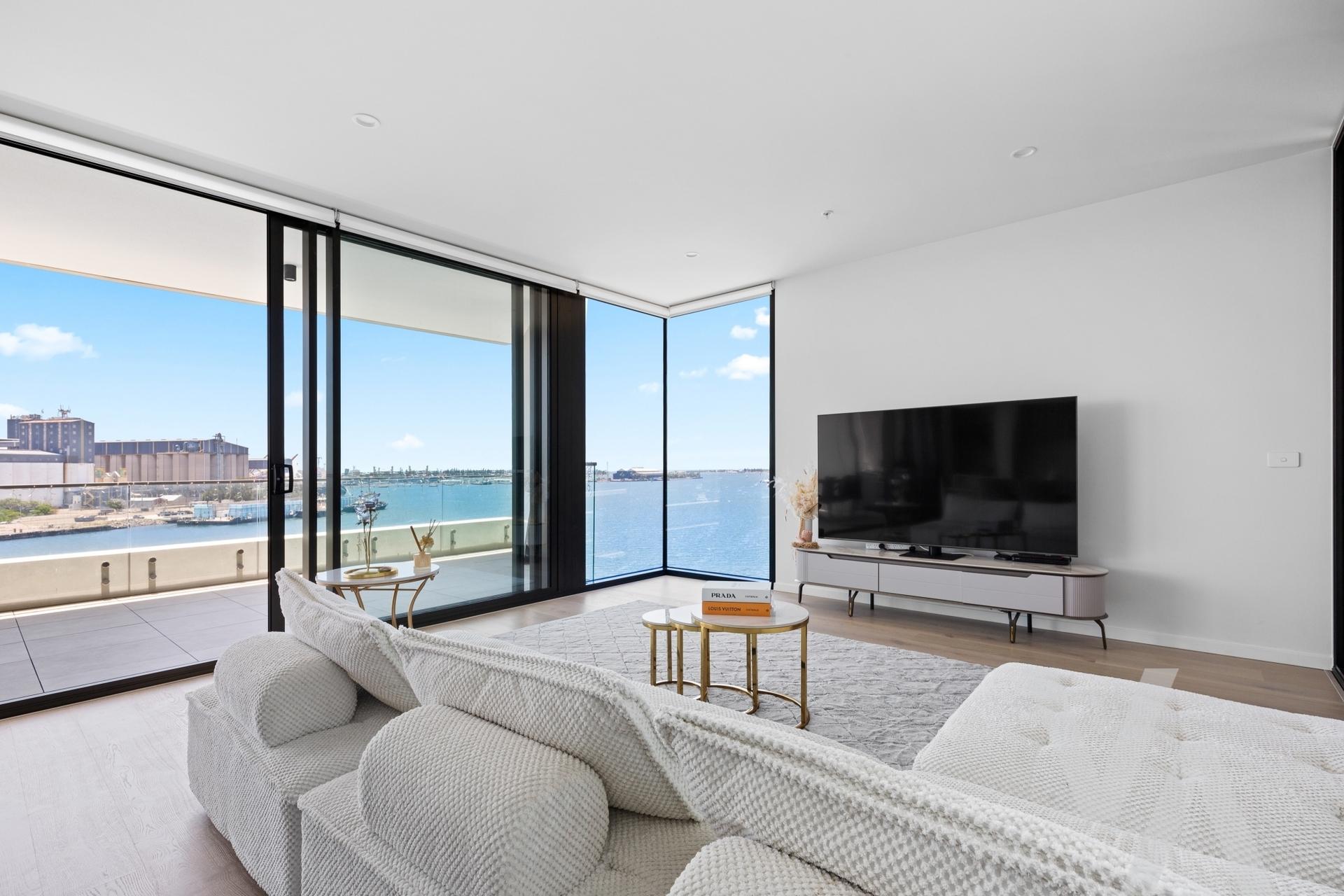 501/45 Honeysuckle Drive Newcastle NSW