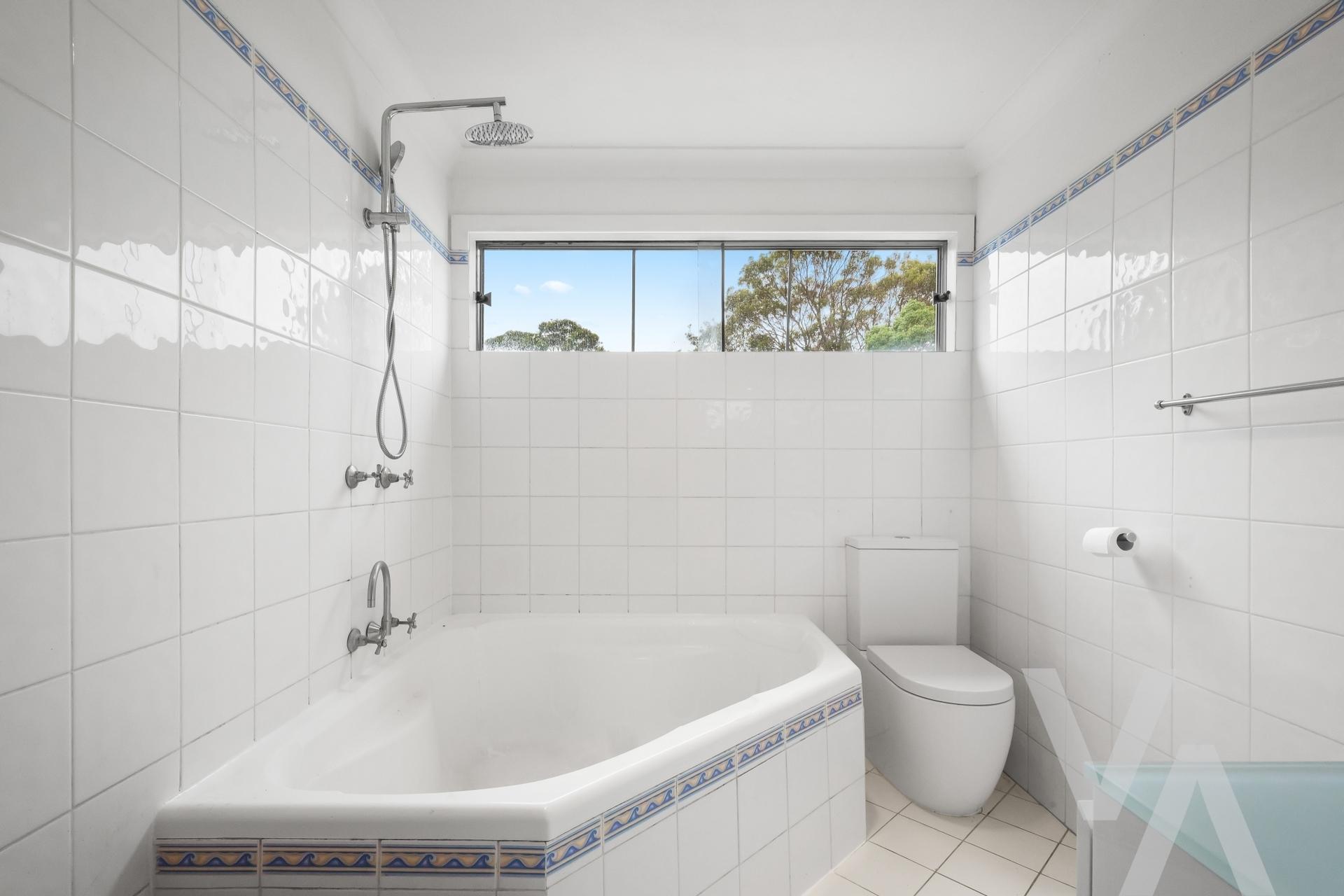 4 Paston  Close Jewells NSW