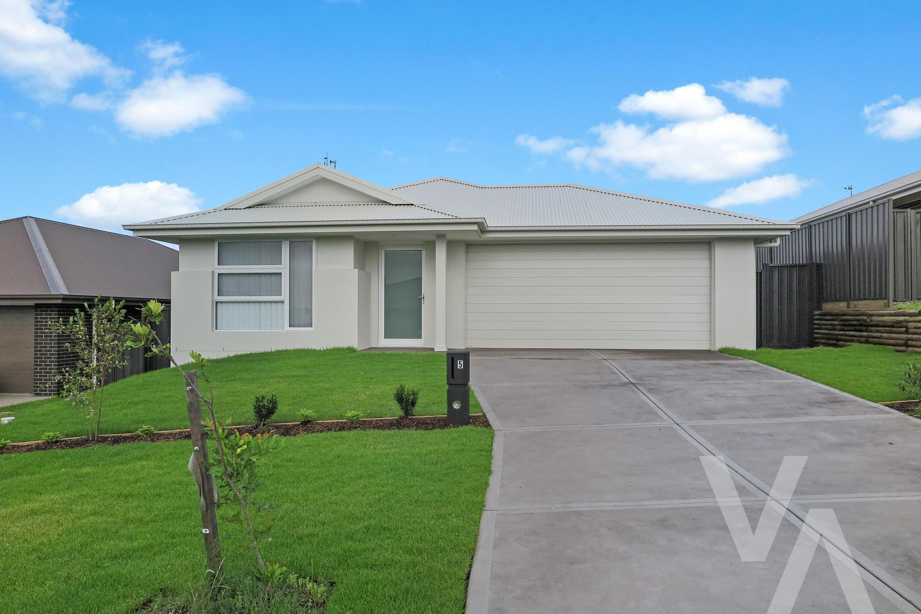 5 Silkstone Street Farley NSW