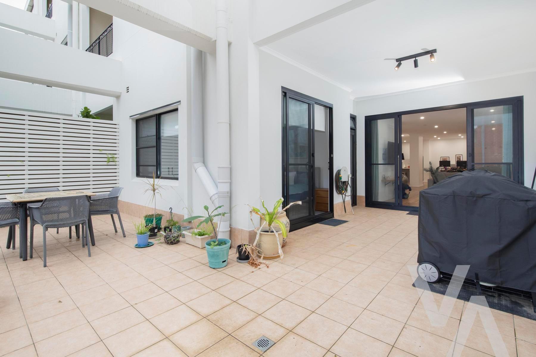 10/215 Darby Street Cooks Hill NSW