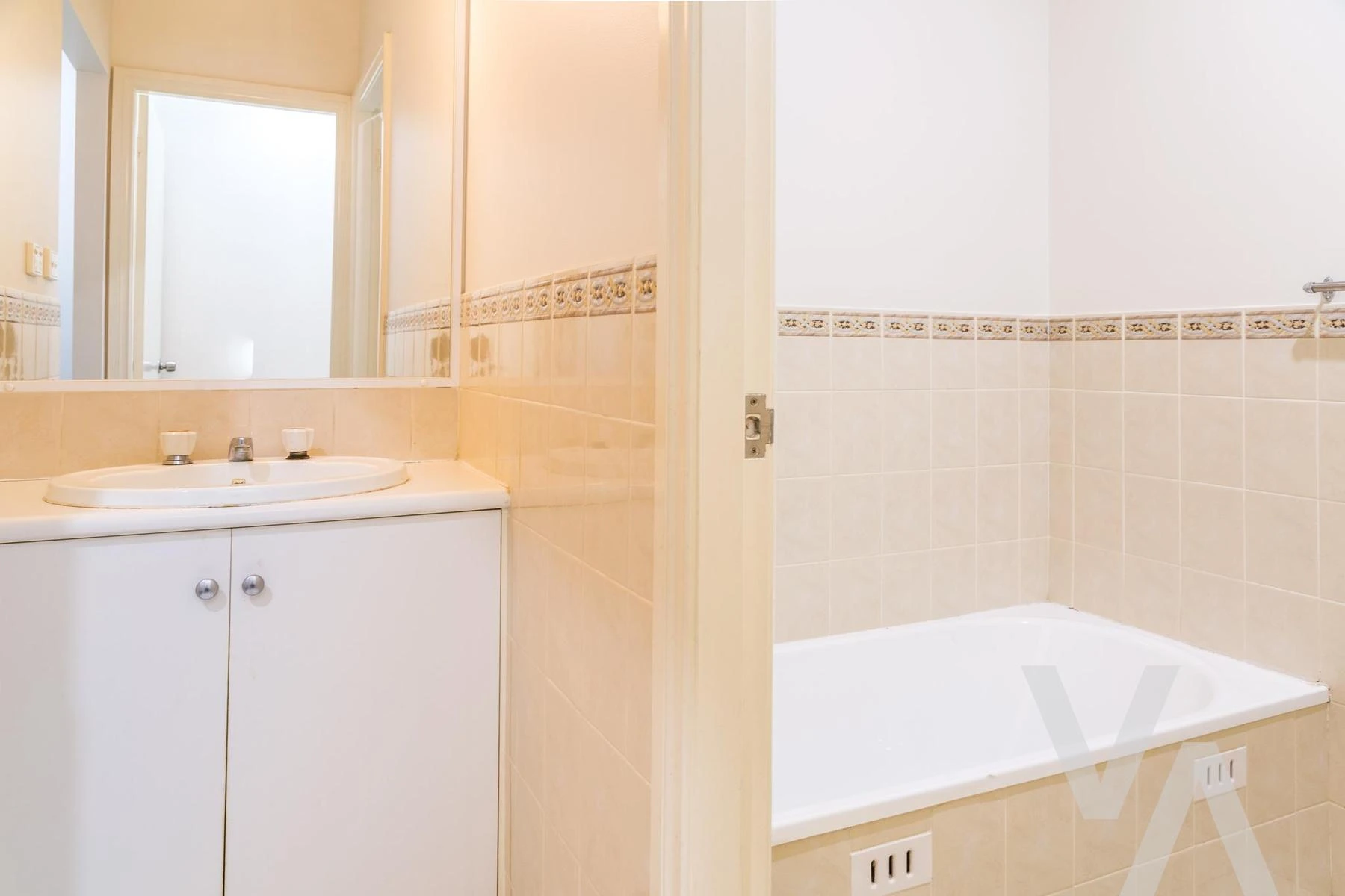 32/215 Darby Street Cooks Hill NSW