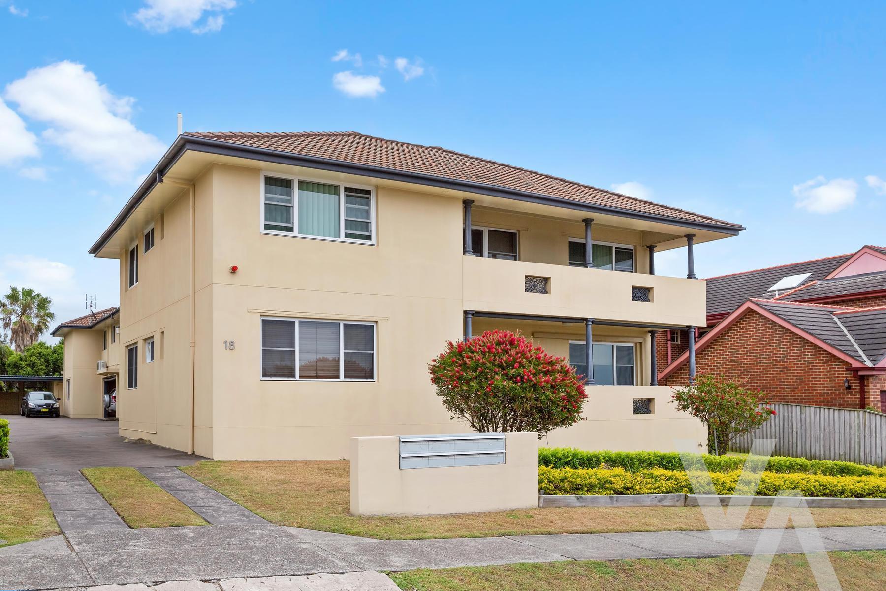 2/18 Burwood  Street Merewether NSW