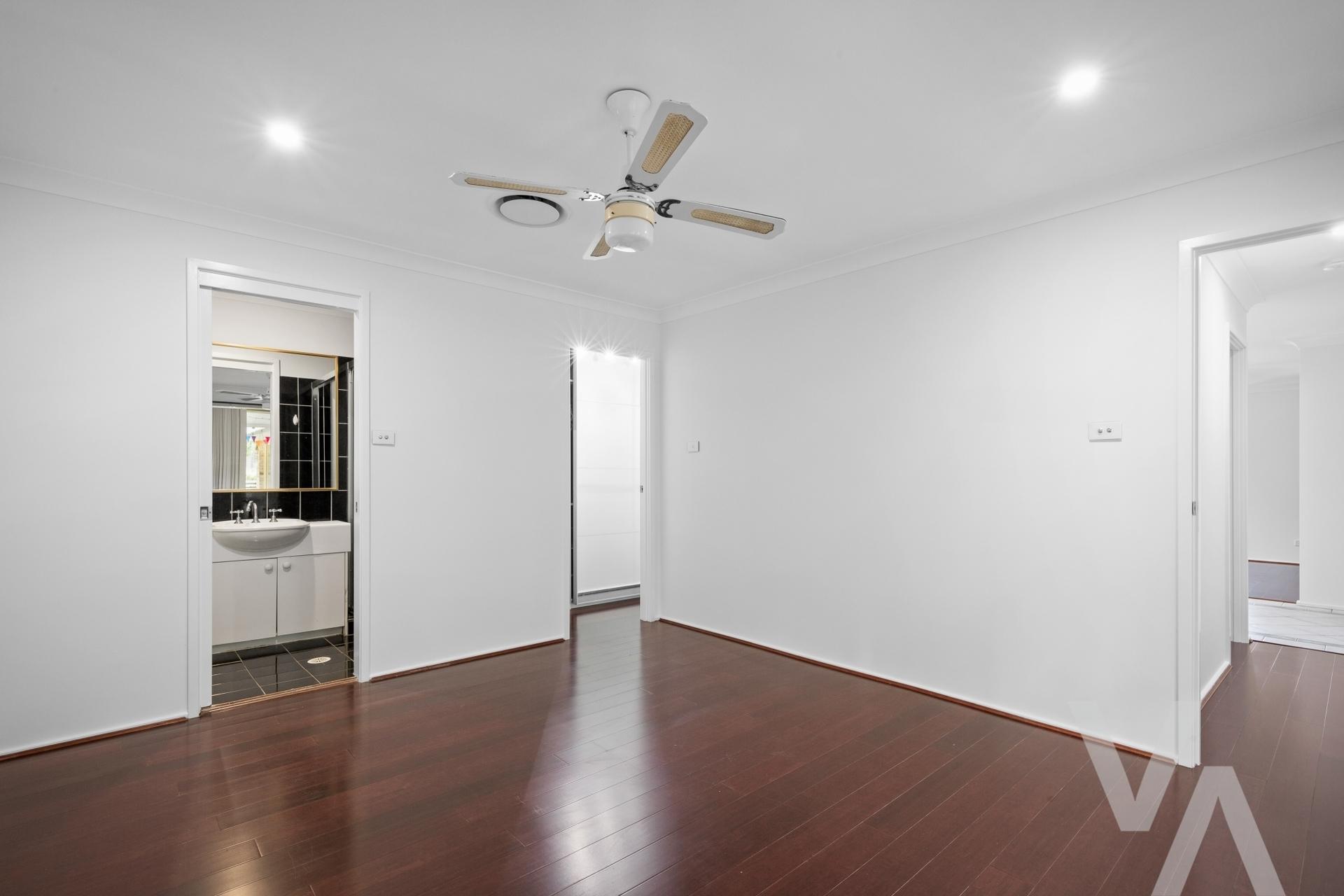 15 Whitehaven  Drive Lakelands NSW