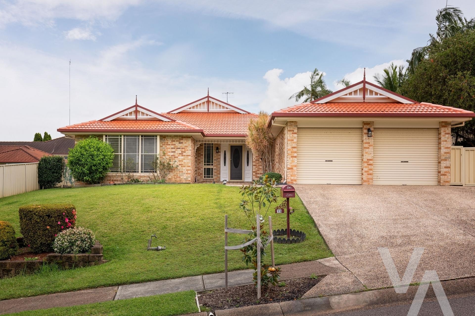 15 Whitehaven  Drive Lakelands NSW