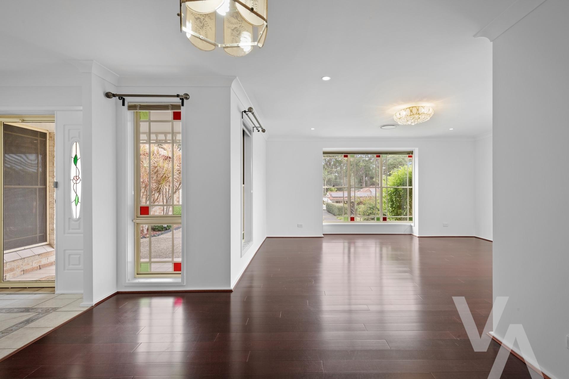 15 Whitehaven  Drive Lakelands NSW