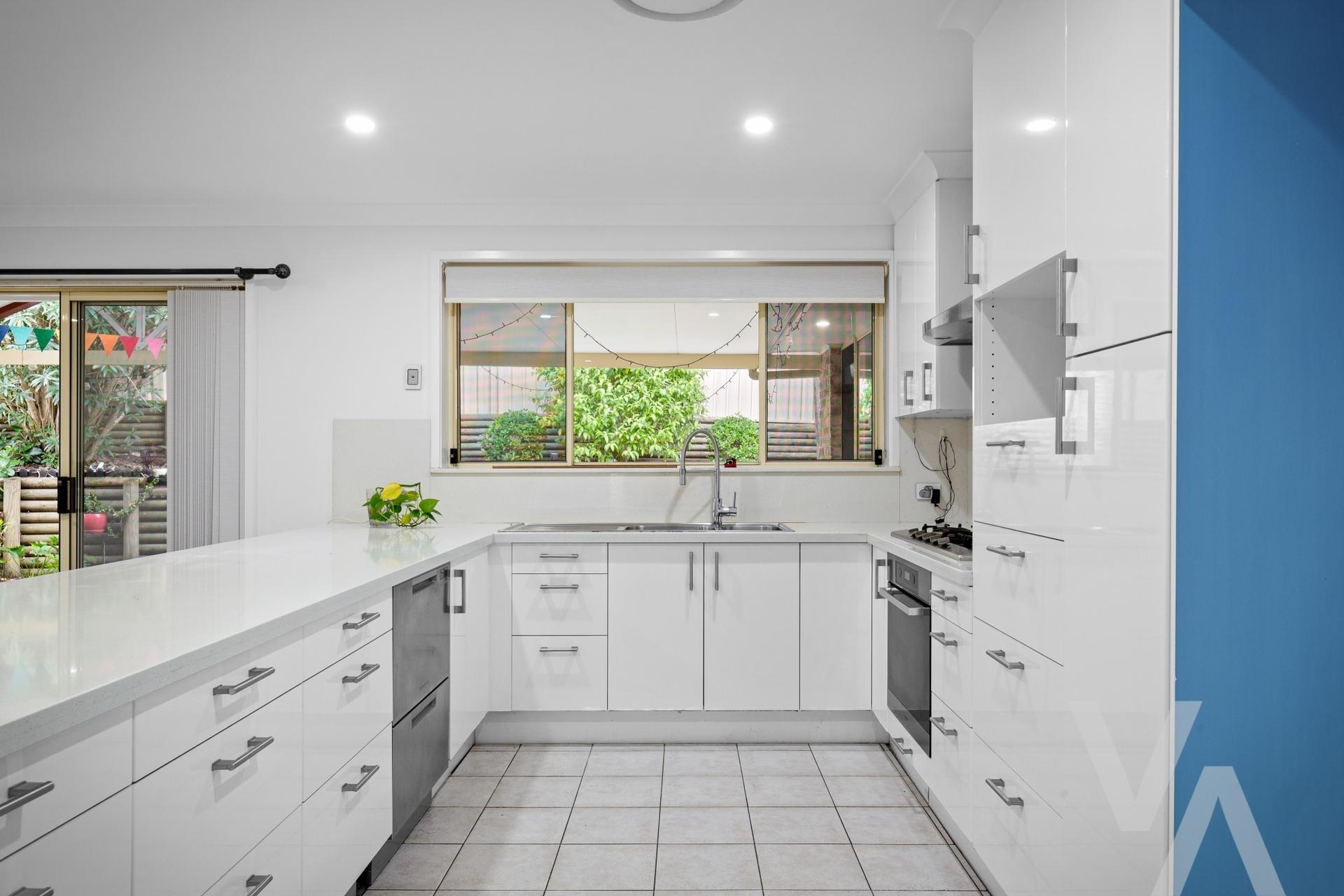 15 Whitehaven  Drive Lakelands NSW