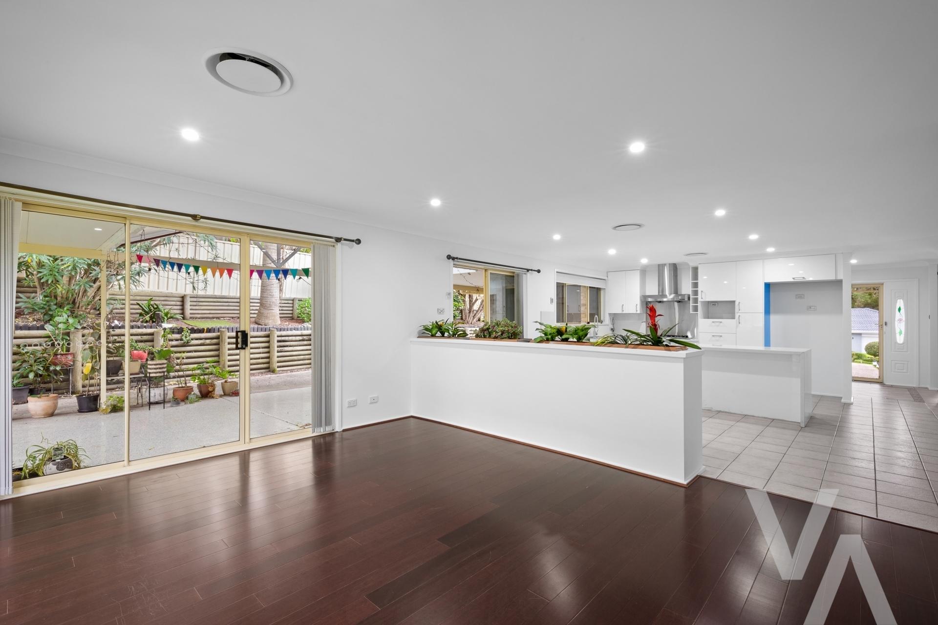 15 Whitehaven  Drive Lakelands NSW