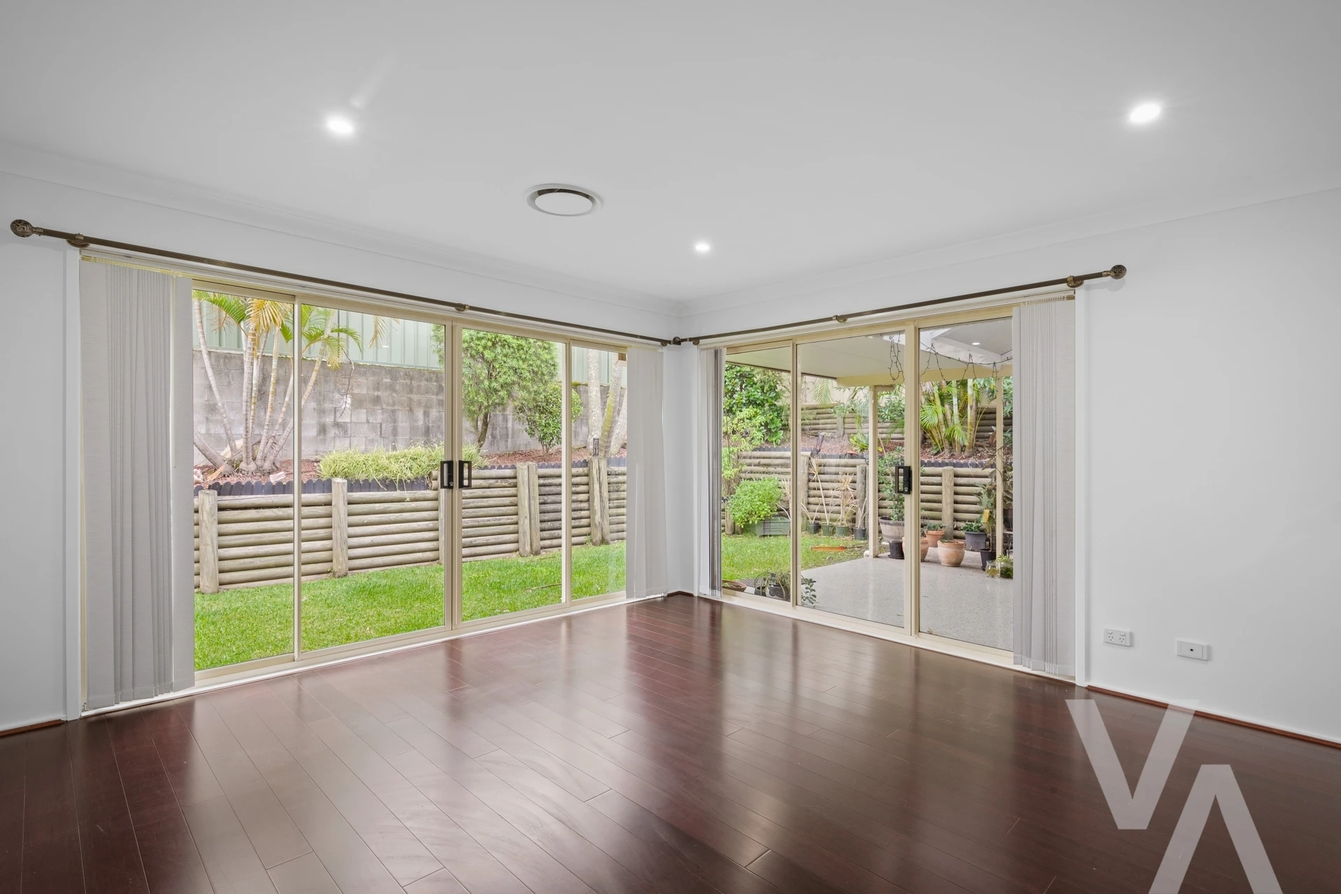 15 Whitehaven Drive Lakelands NSW