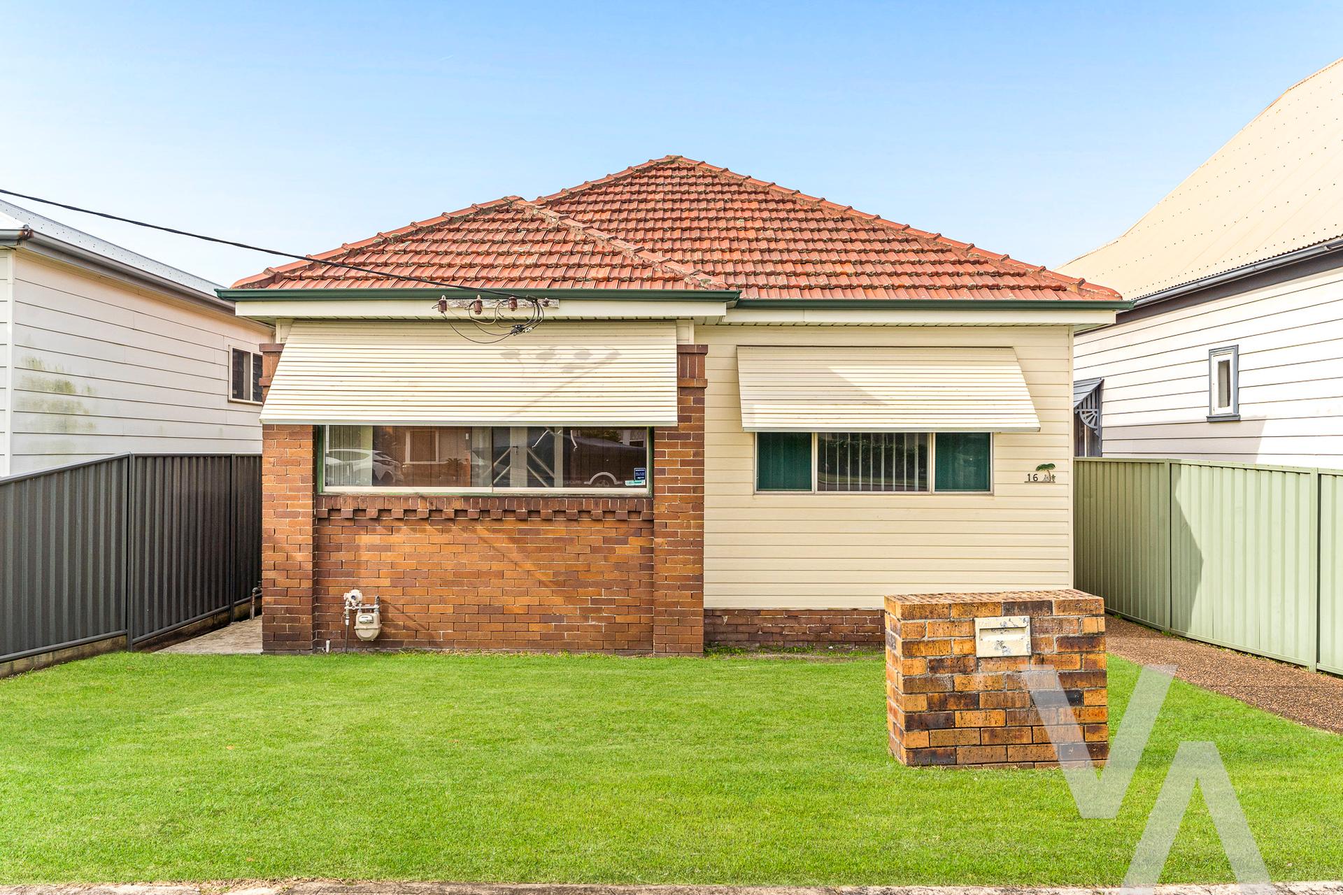 16 Forfar Street Stockton NSW