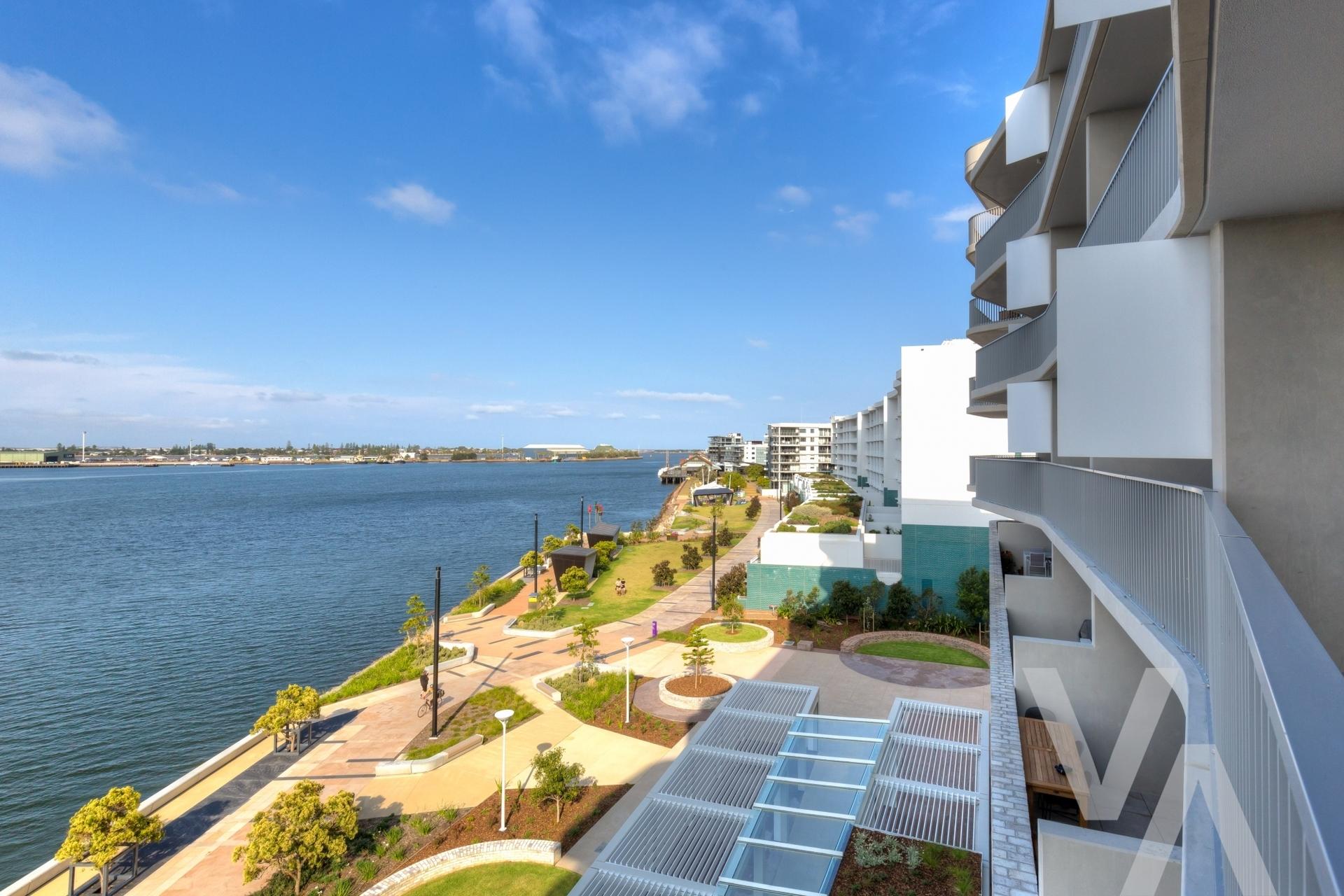 406/31 Honeysuckle Drive Newcastle NSW