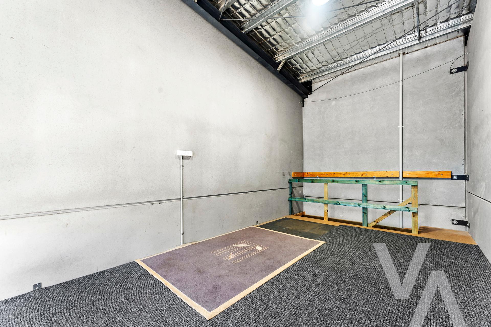 61/8 Murray Dwyer  Circuit Mayfield West NSW