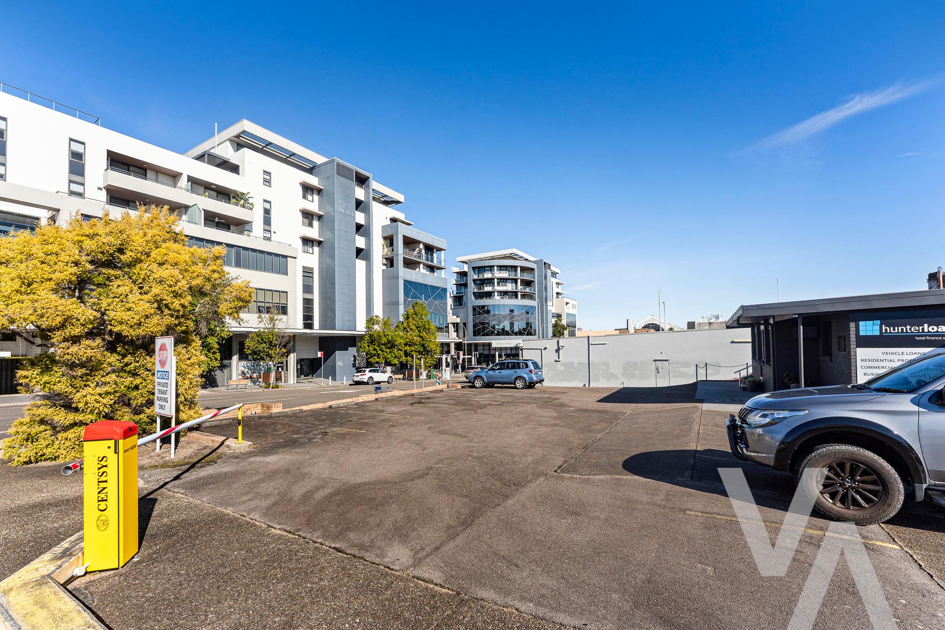 3 & 4/139 Pacific  Highway Charlestown NSW