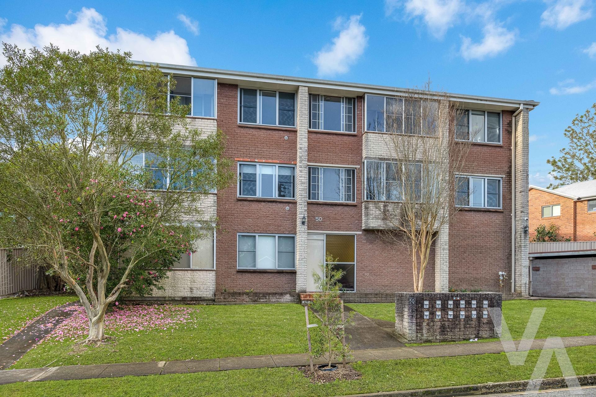 2/50 Robert  Street Jesmond NSW