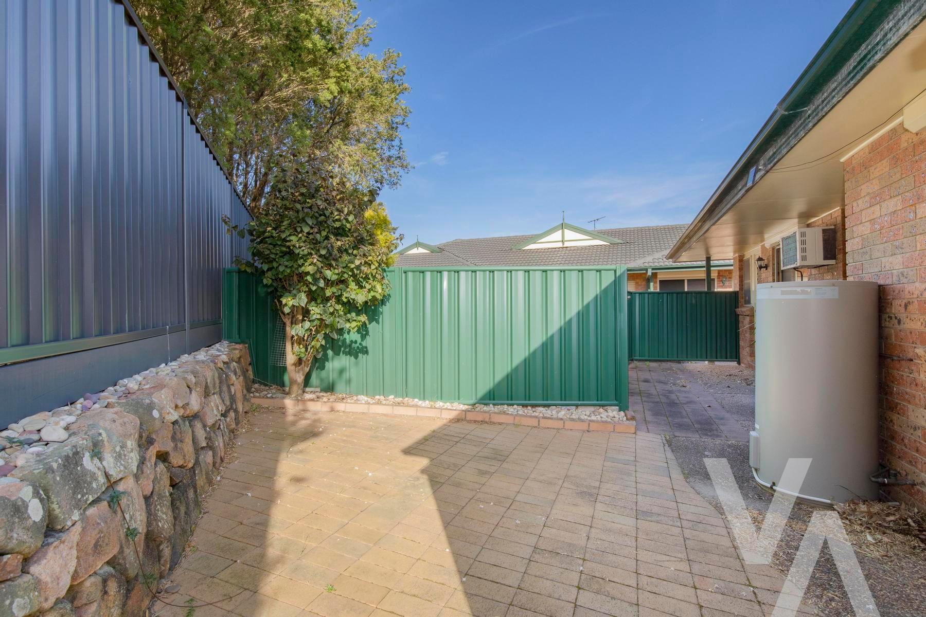 1/151 Lake  Road Elermore Vale NSW