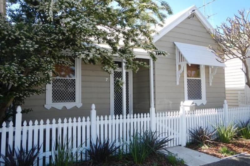 7 Devon Street HAMILTON NSW