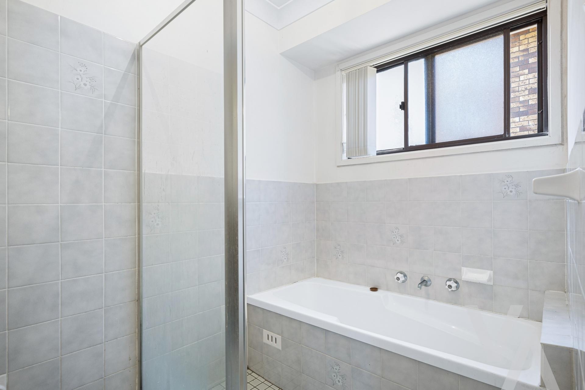 24 Haddington Drive Cardiff South NSW