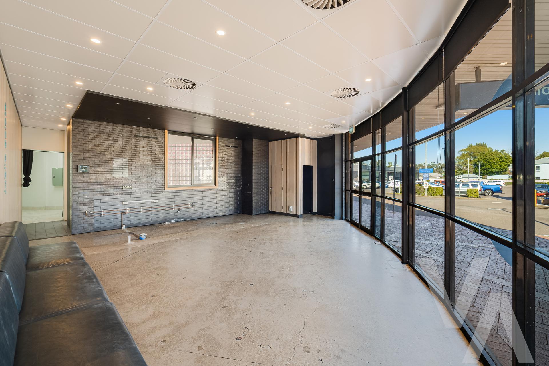 8/1a Ken Tubman  Drive Maitland NSW