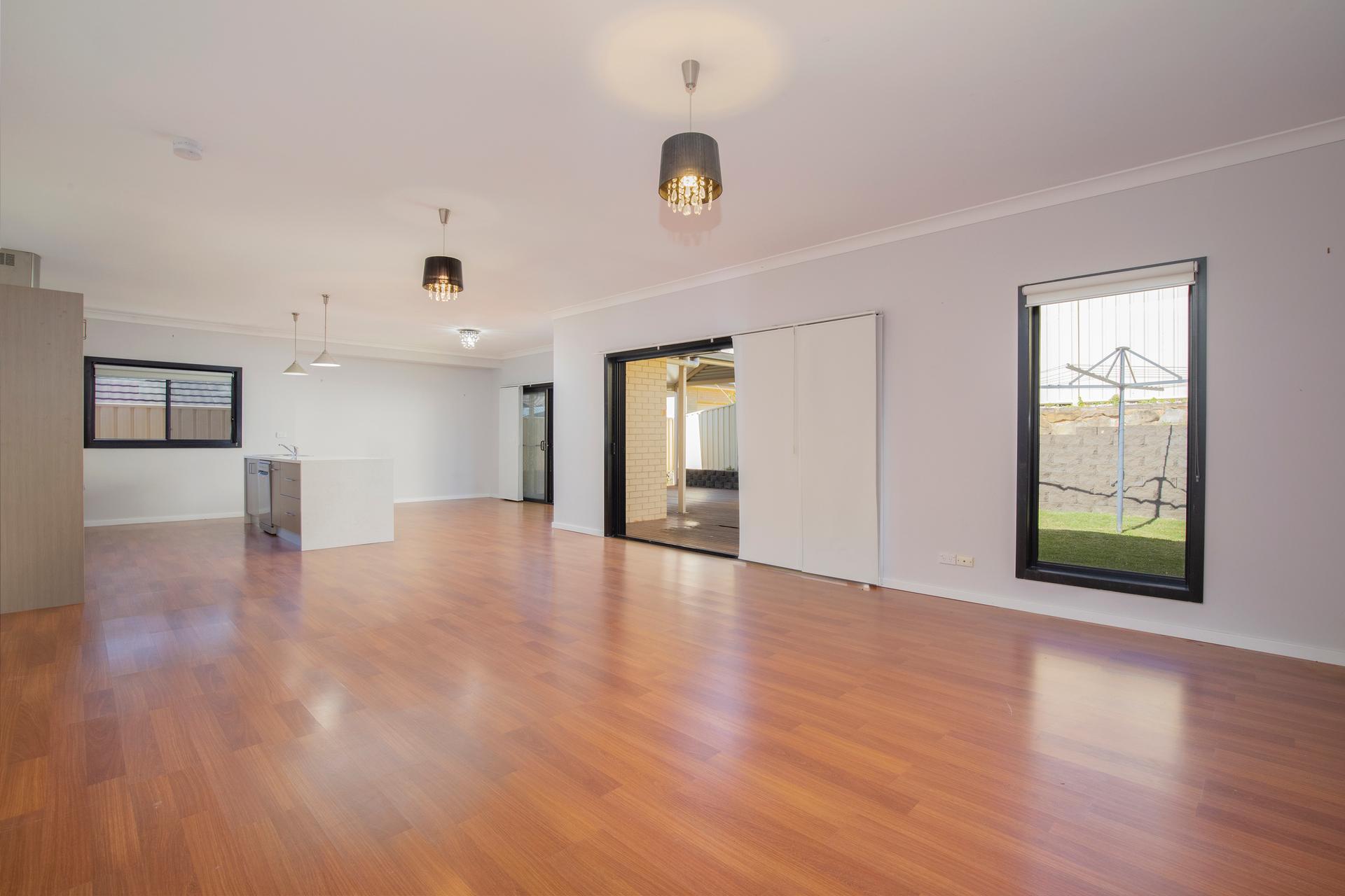 4 Saxon Street Cameron Park NSW