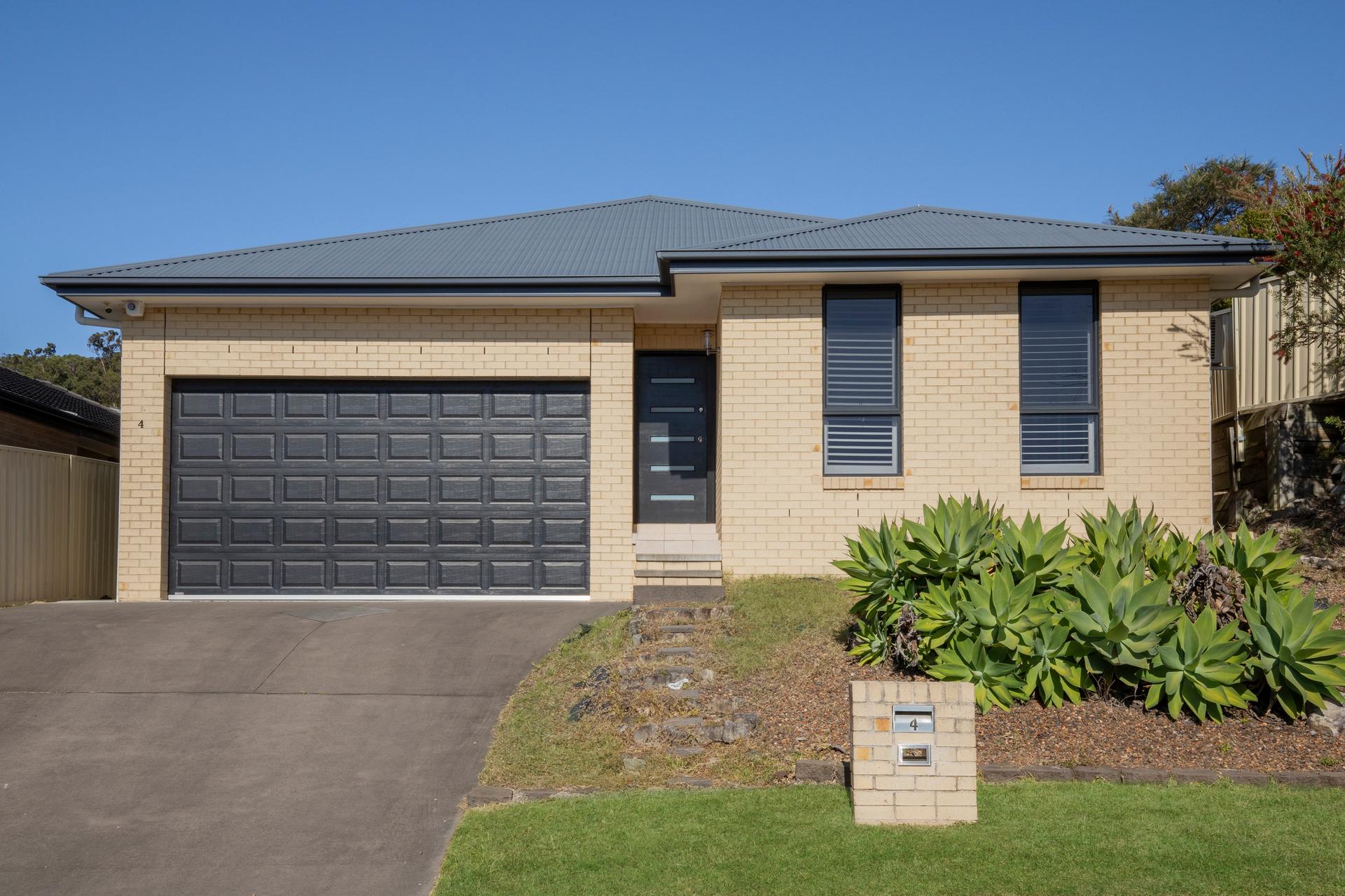 4 Saxon Street Cameron Park NSW