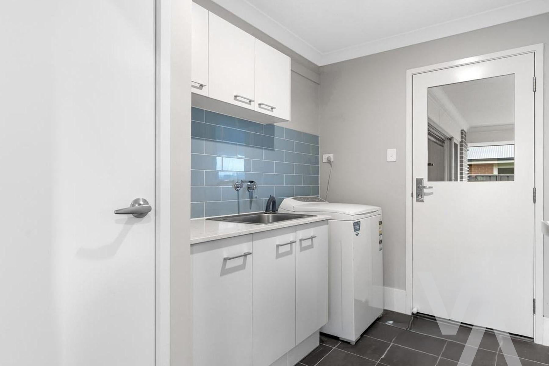 15 Kaiyin Street Fletcher NSW