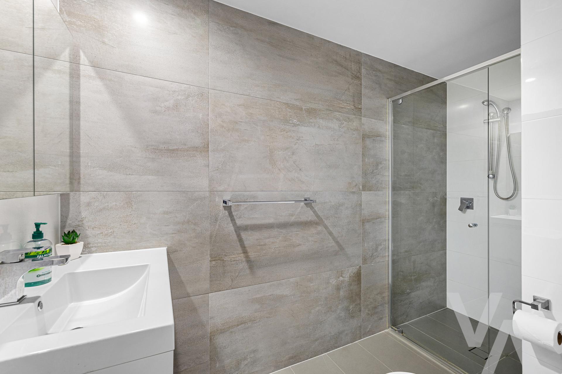 2/183 Teralba Road Adamstown NSW
