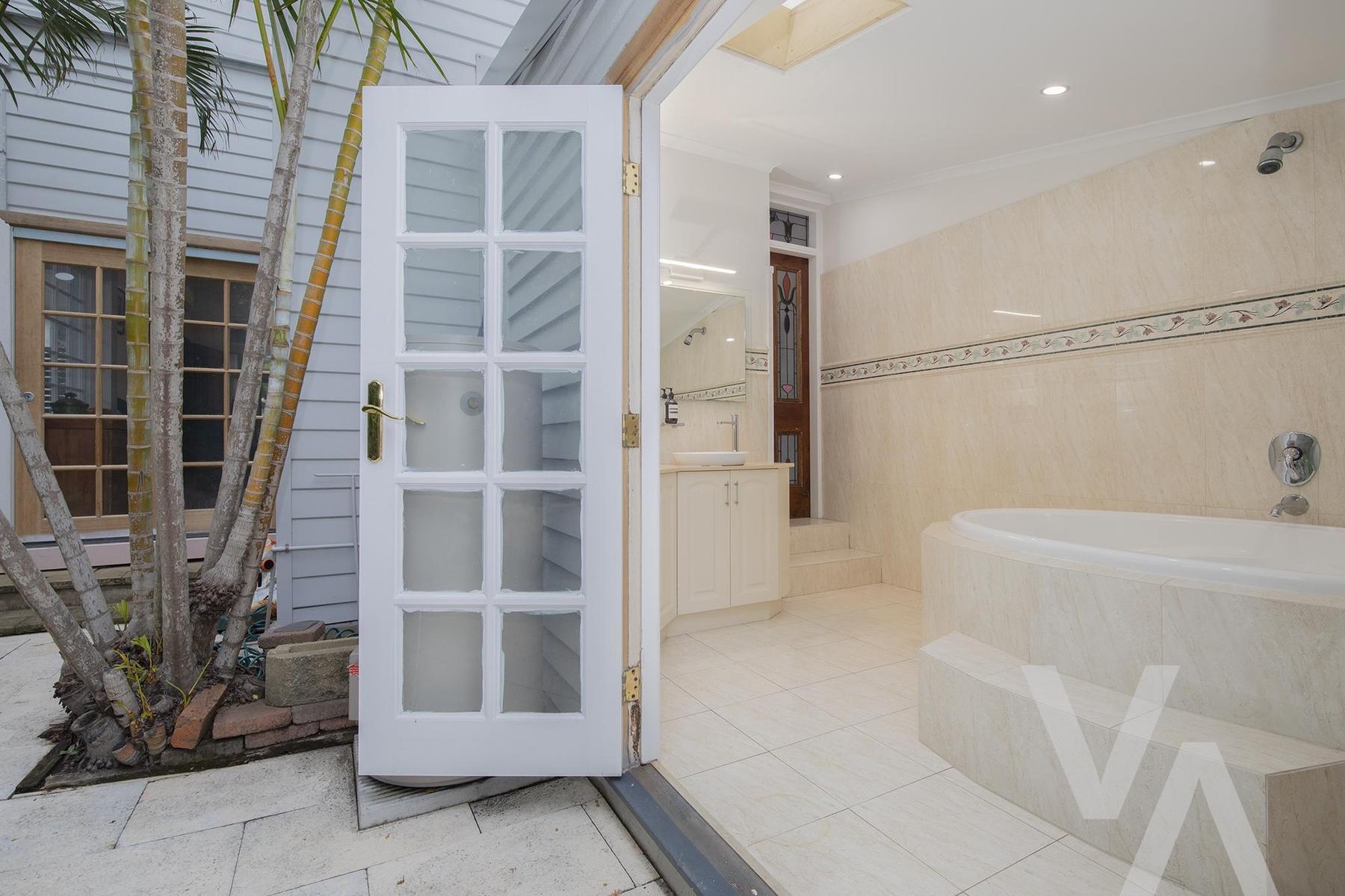 8 Lawson Street Hamilton NSW