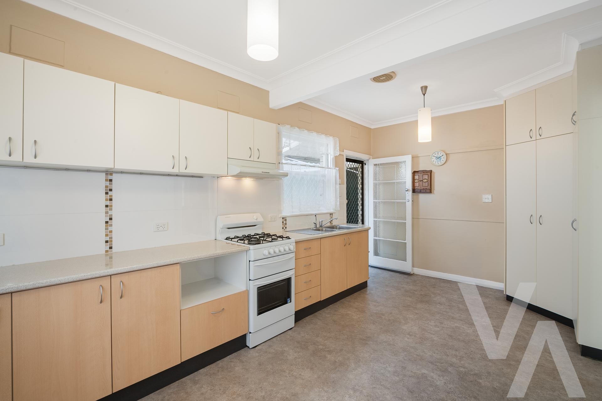 69 Railway Street Cooks Hill NSW