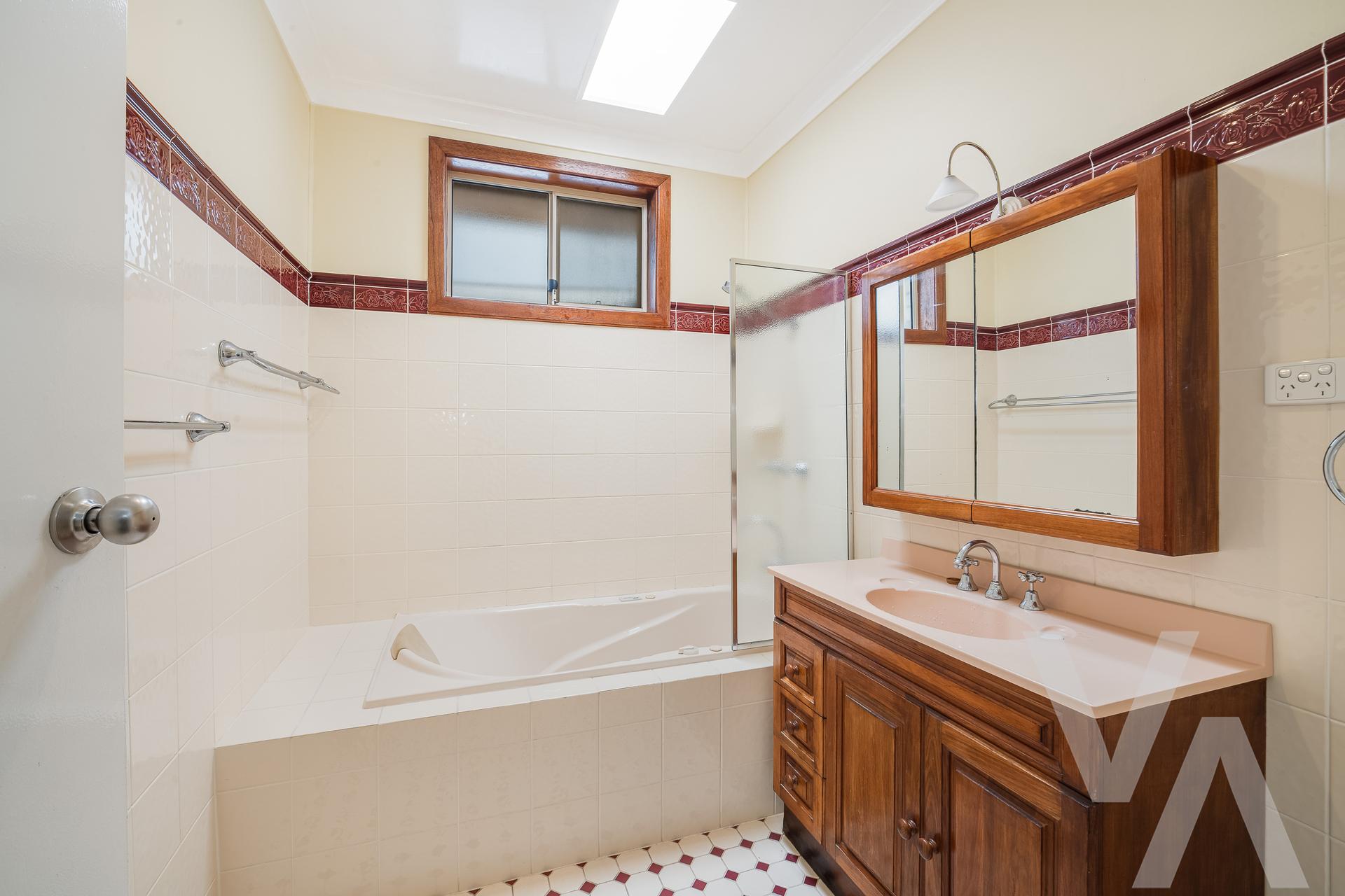 69 Railway Street Cooks Hill NSW
