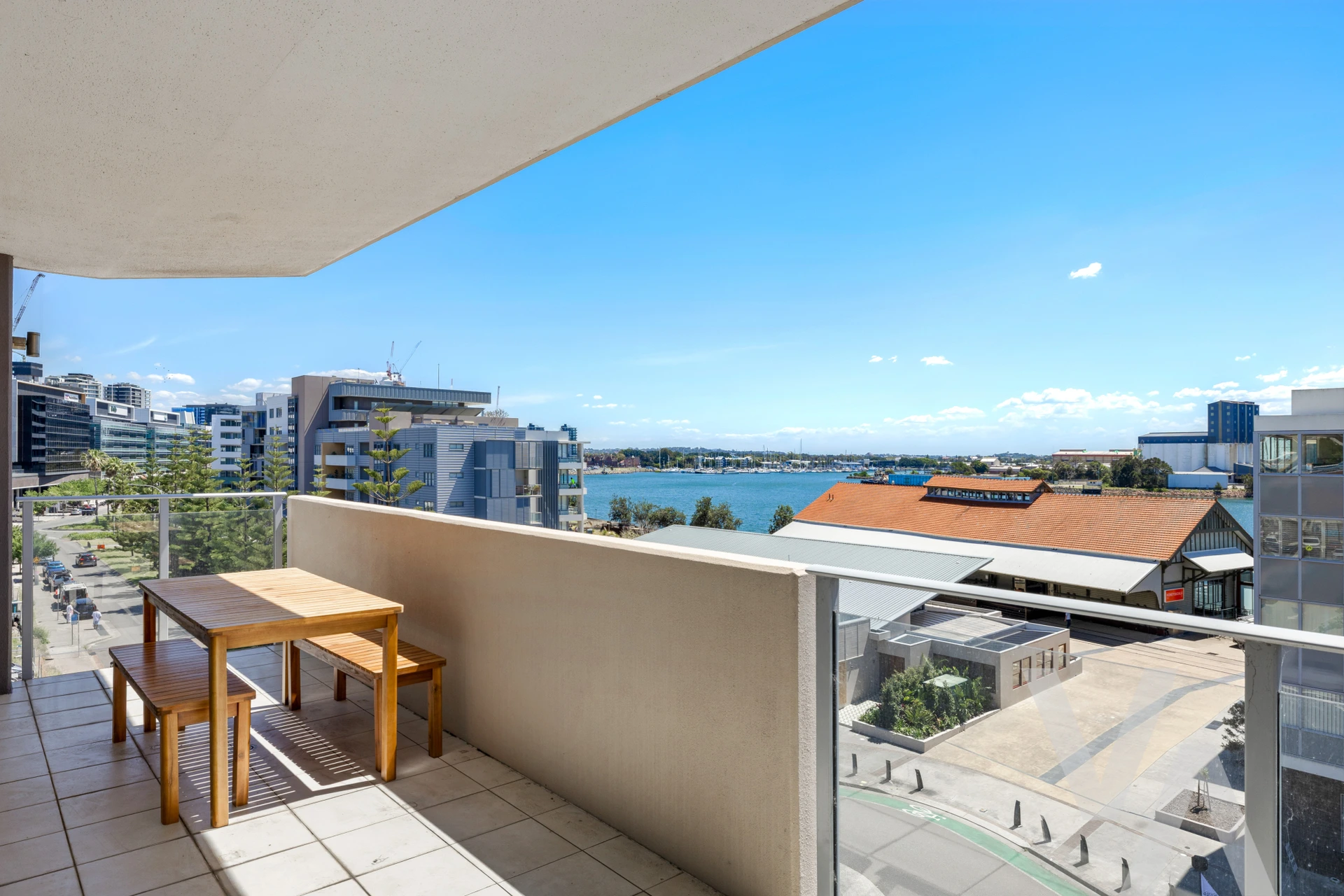 408/4 Honeysuckle Drive Newcastle NSW