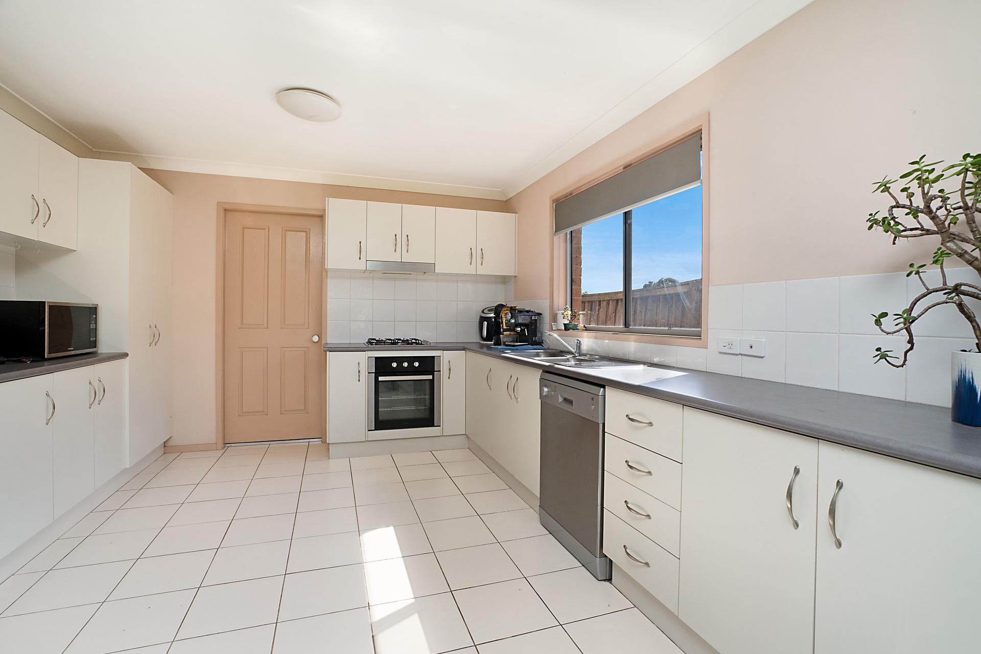 Unit 17/4 Angophora Drive Warabrook NSW