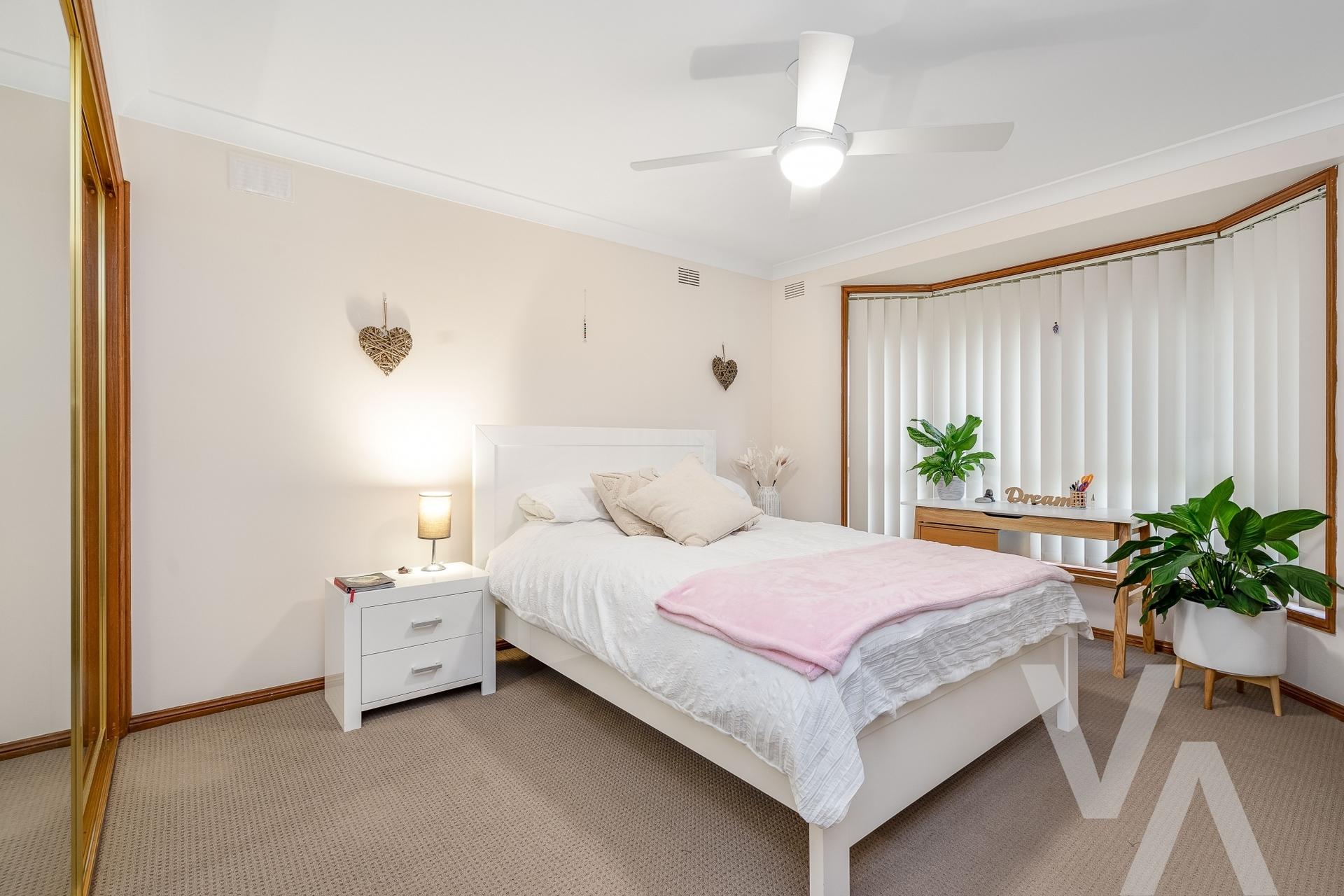 1/2 Guyra Close Belmont North NSW